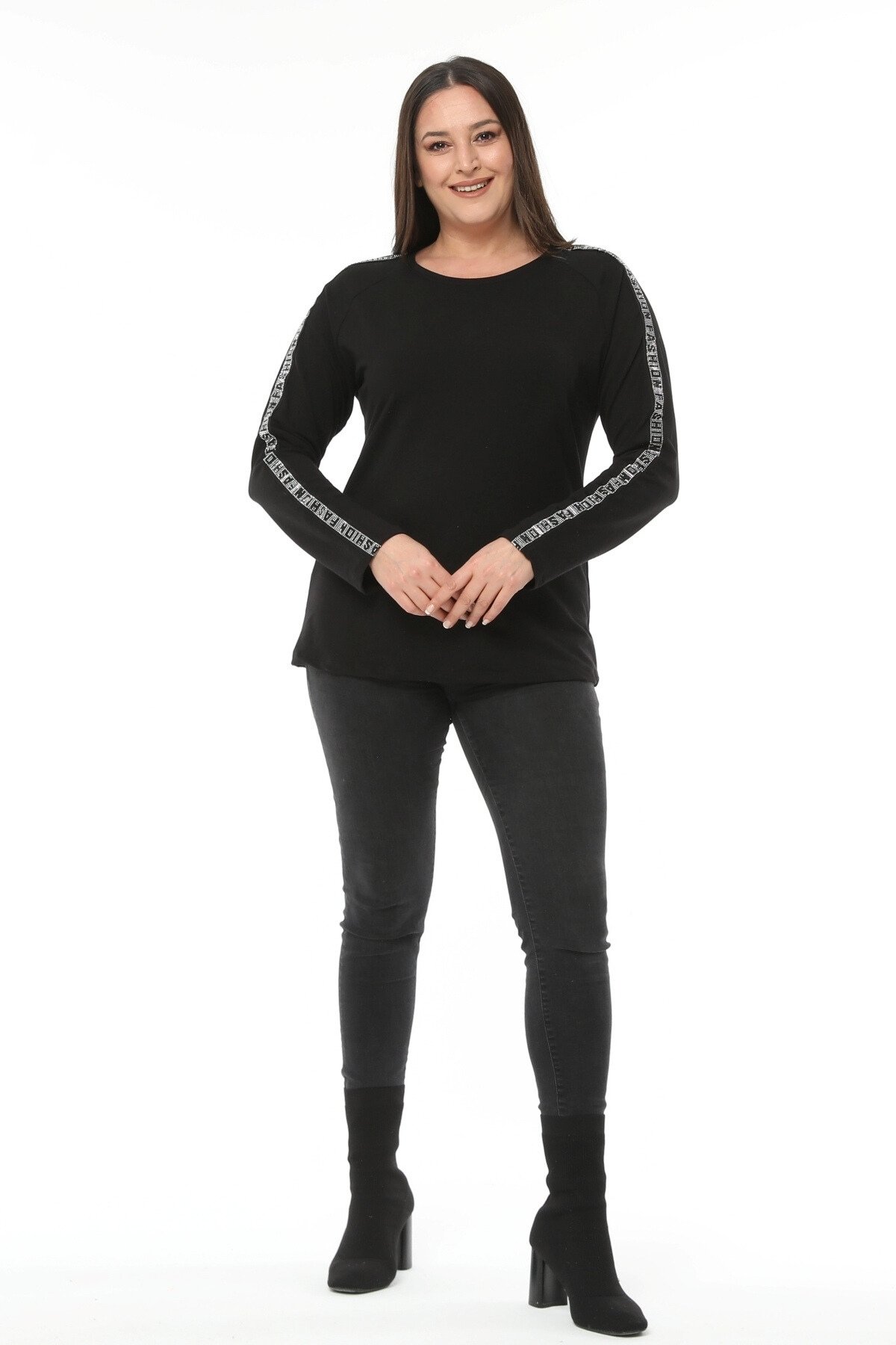 Büyük Beden Fashion Taş Bant Detaylı Reglan Kol Sweatshirt SiyahCurvy TrendBüyük Beden Fashion Taş Bant Detaylı Reglan Kol Sweatshirt Siyah