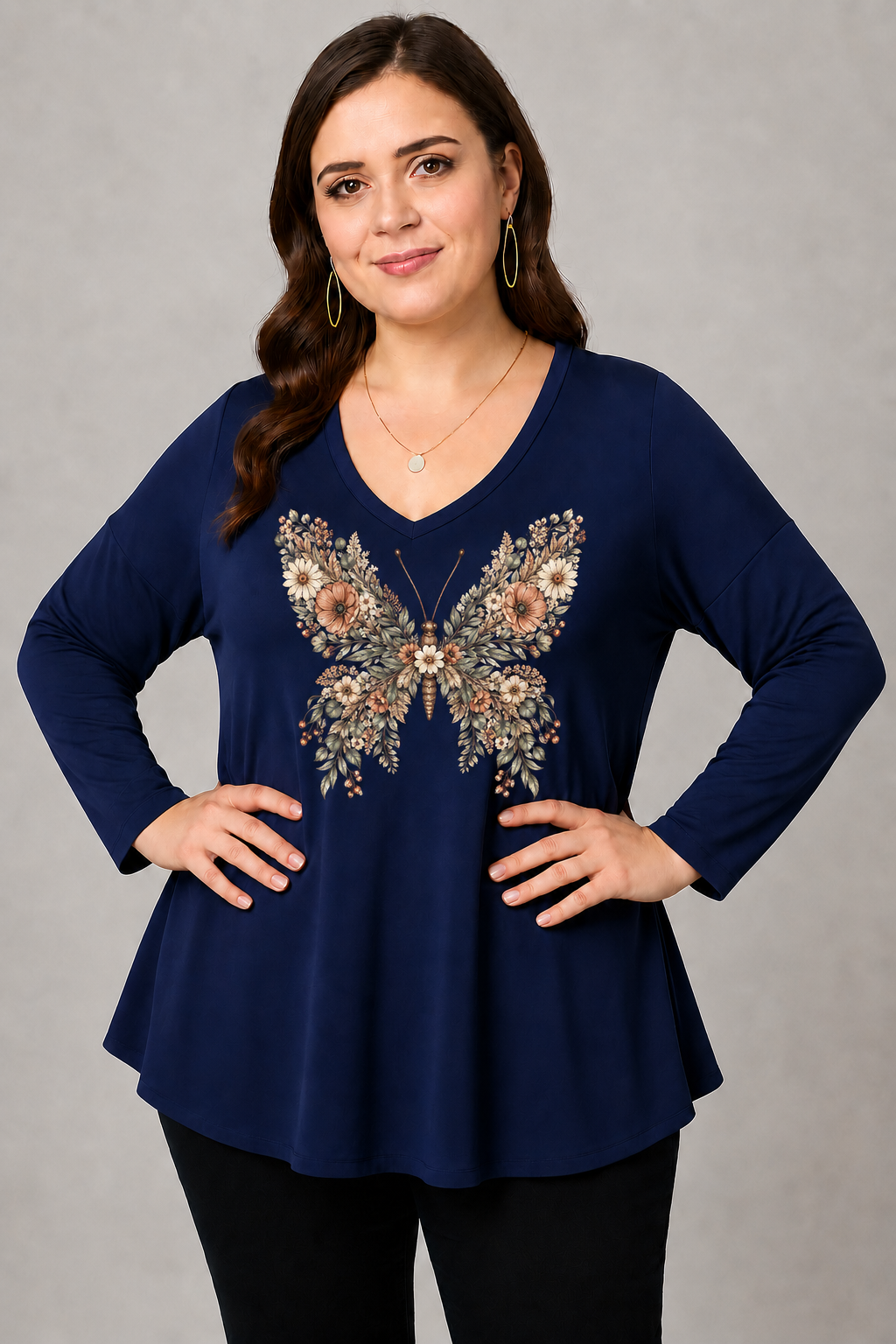 Büyük Beden Floral Butterfly Baskılı V Yaka Uzun Kol Geniş Etekli Bluz LacivertCurvy TrendBüyük Beden Floral Butterfly Baskılı V Yaka Uzun Kol Geniş Etekli Bluz Lacivert