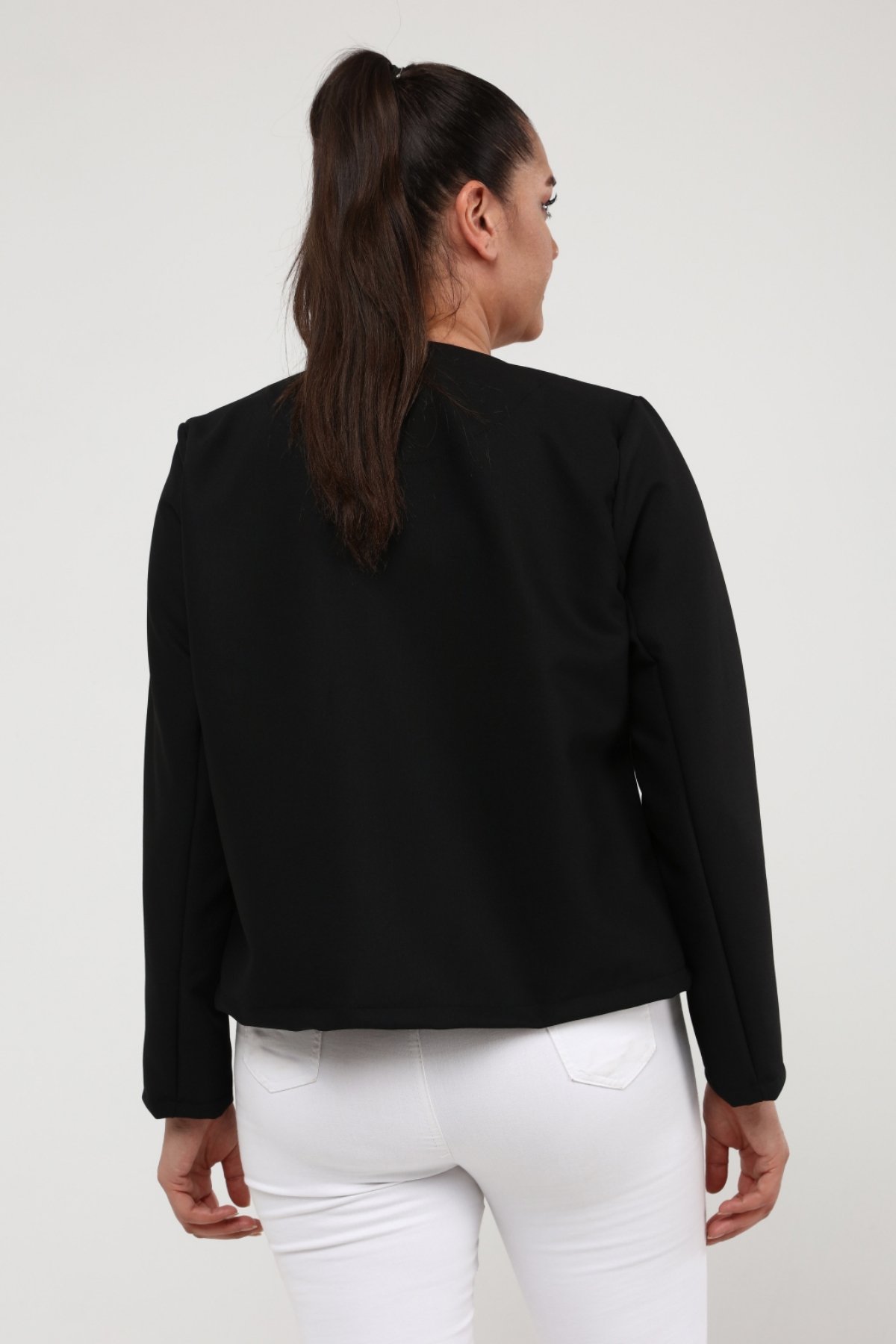 Büyük Beden İnterlok Kısa Ceket SiyahCurvy TrendBüyük Beden İnterlok Kısa Ceket Siyah