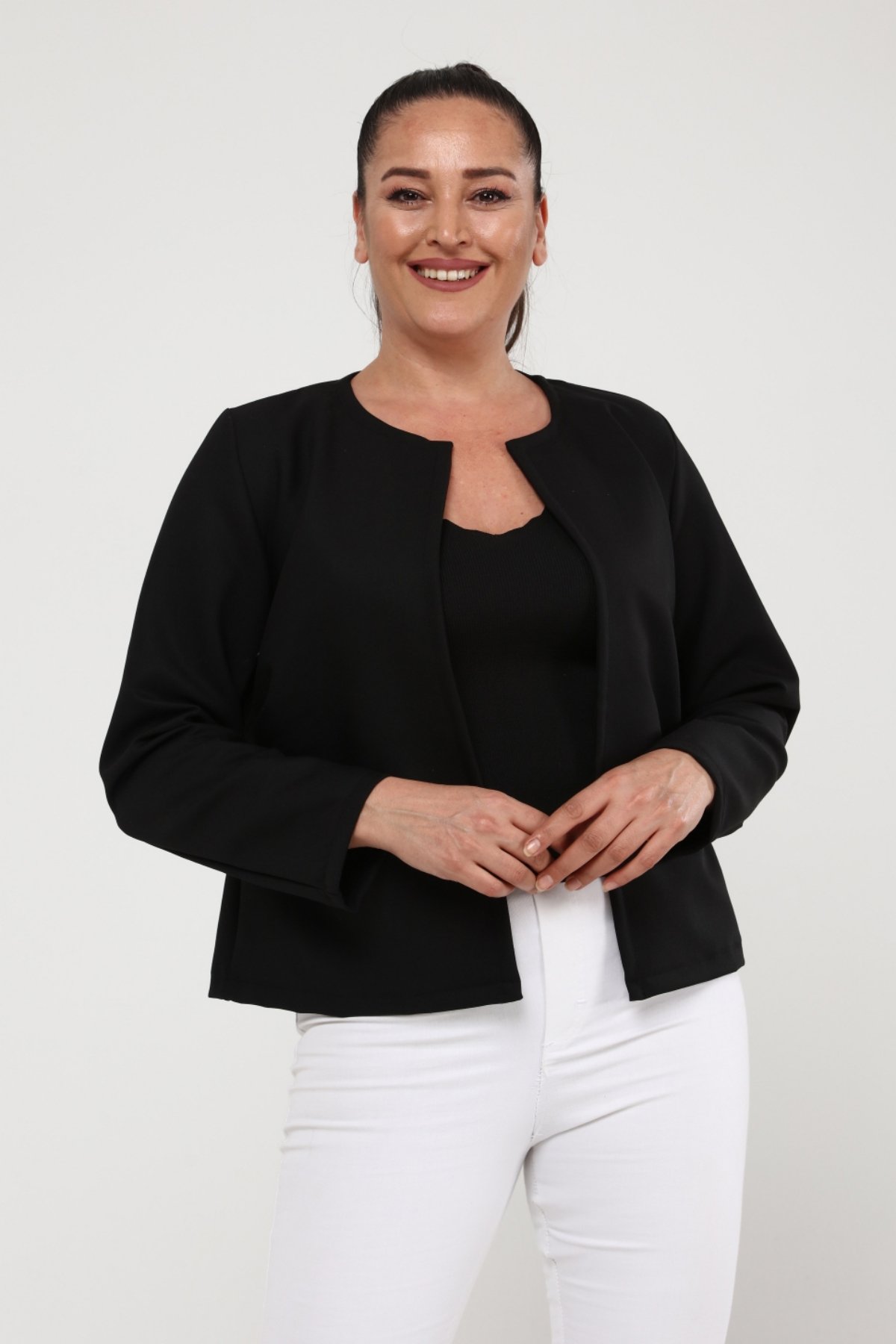 Büyük Beden İnterlok Kısa Ceket SiyahCurvy TrendBüyük Beden İnterlok Kısa Ceket Siyah