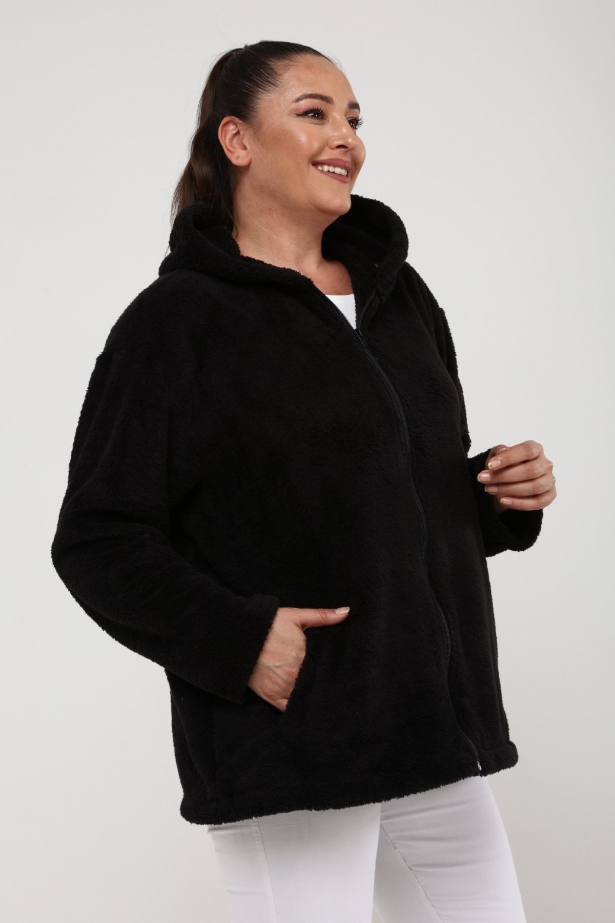 Büyük Beden Kapşonlu Wellsoft Ceket SiyahCurvy TrendBüyük Beden Kapşonlu Wellsoft Ceket Siyah