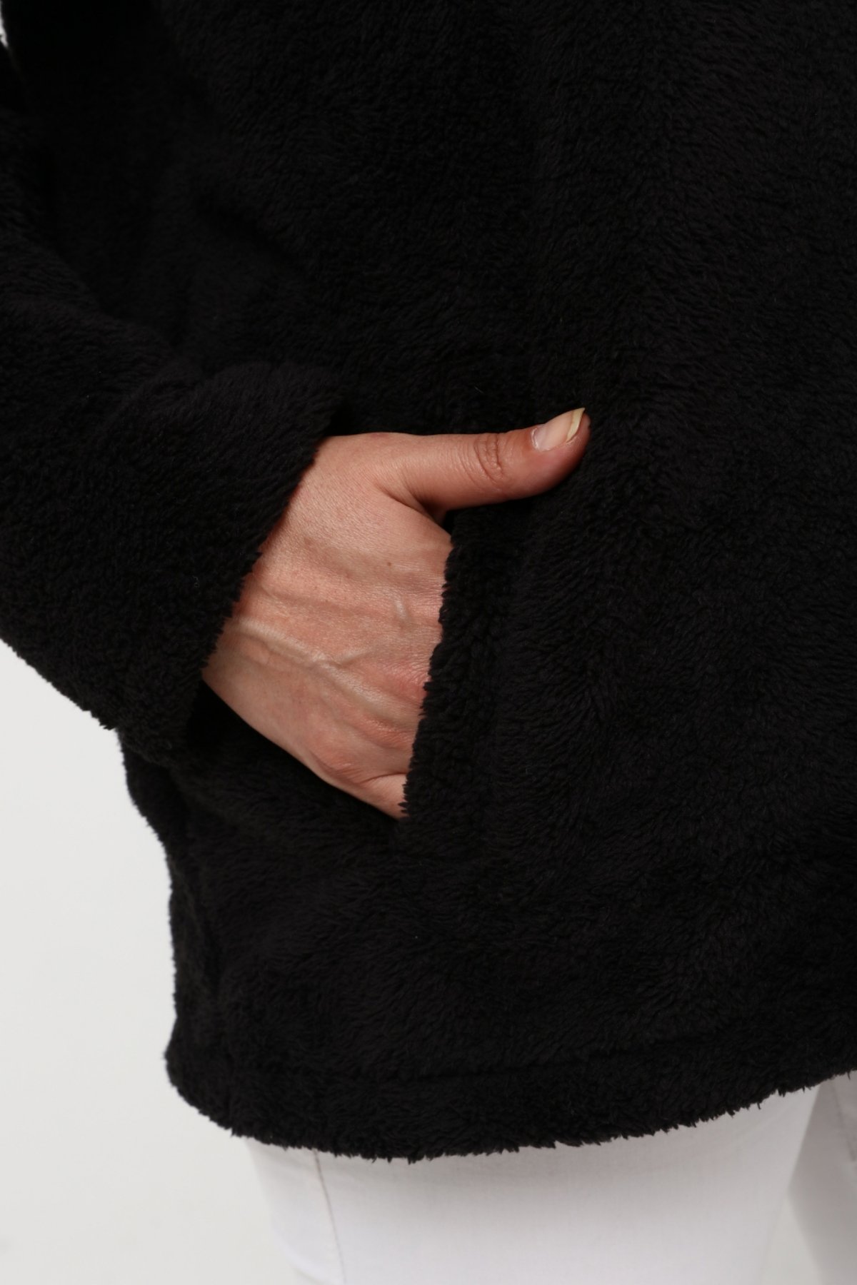 Büyük Beden Kapşonlu Wellsoft Ceket SiyahCurvy TrendBüyük Beden Kapşonlu Wellsoft Ceket Siyah