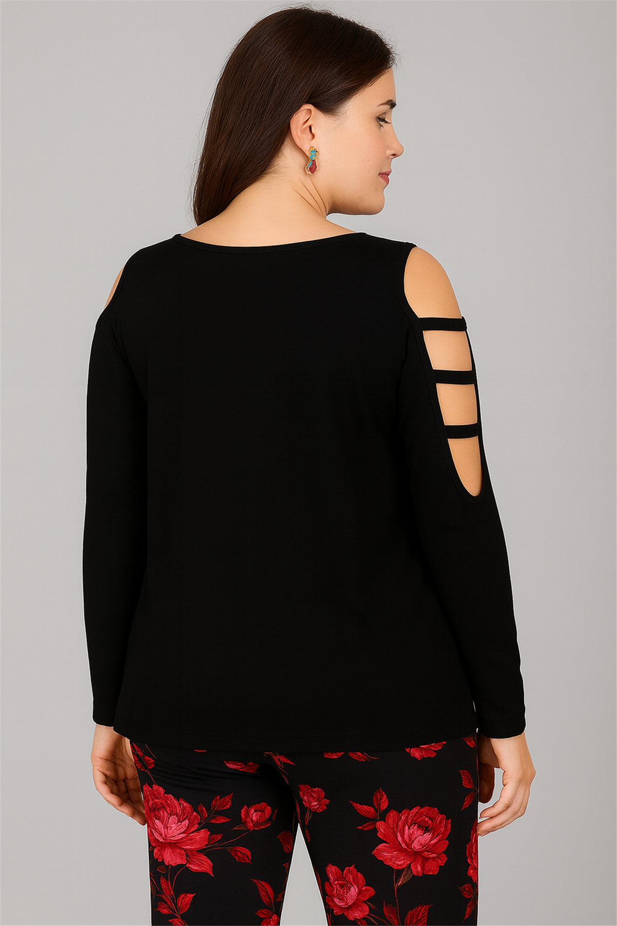 Büyük Beden Omuz Şerit Biyeli Uzun Kol Viskon Bluz SiyahCurvy TrendBüyük Beden Omuz Şerit Biyeli Uzun Kol Viskon Bluz Siyah