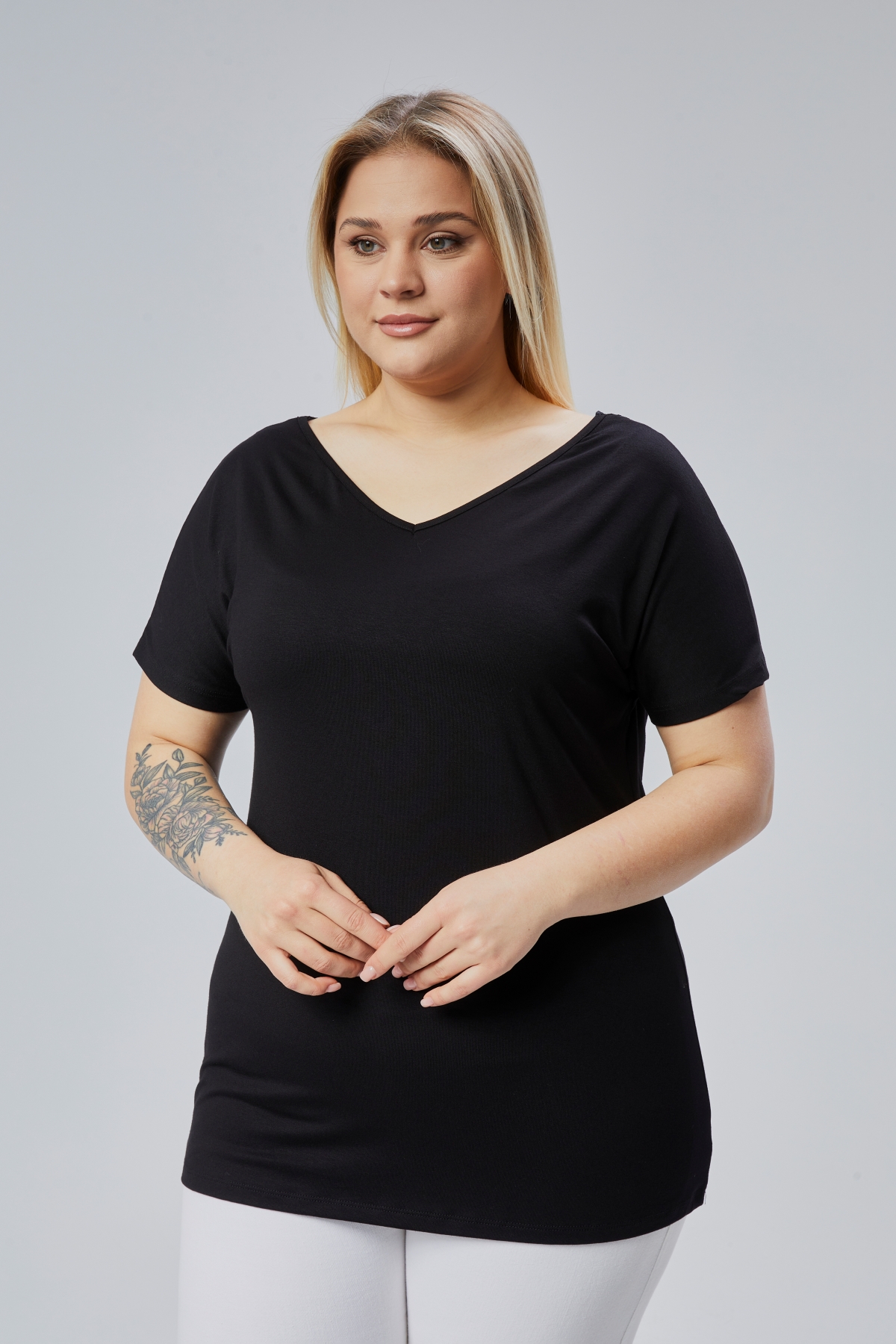 Büyük Beden Sırt V Güpür Bluz SiyahCurvy TrendBüyük Beden Sırt V Güpür Bluz Siyah
