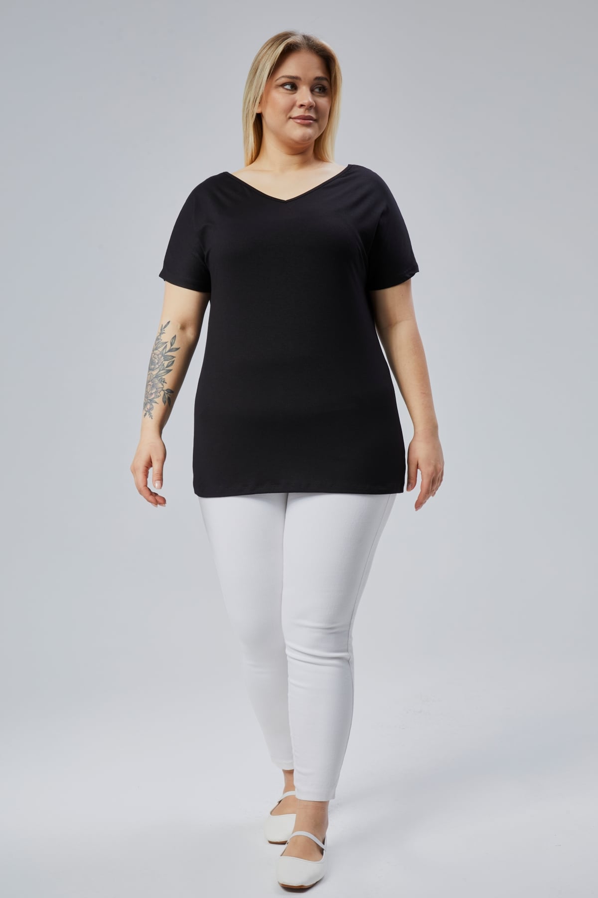 Büyük Beden Sırt V Güpür Bluz SiyahCurvy TrendBüyük Beden Sırt V Güpür Bluz Siyah