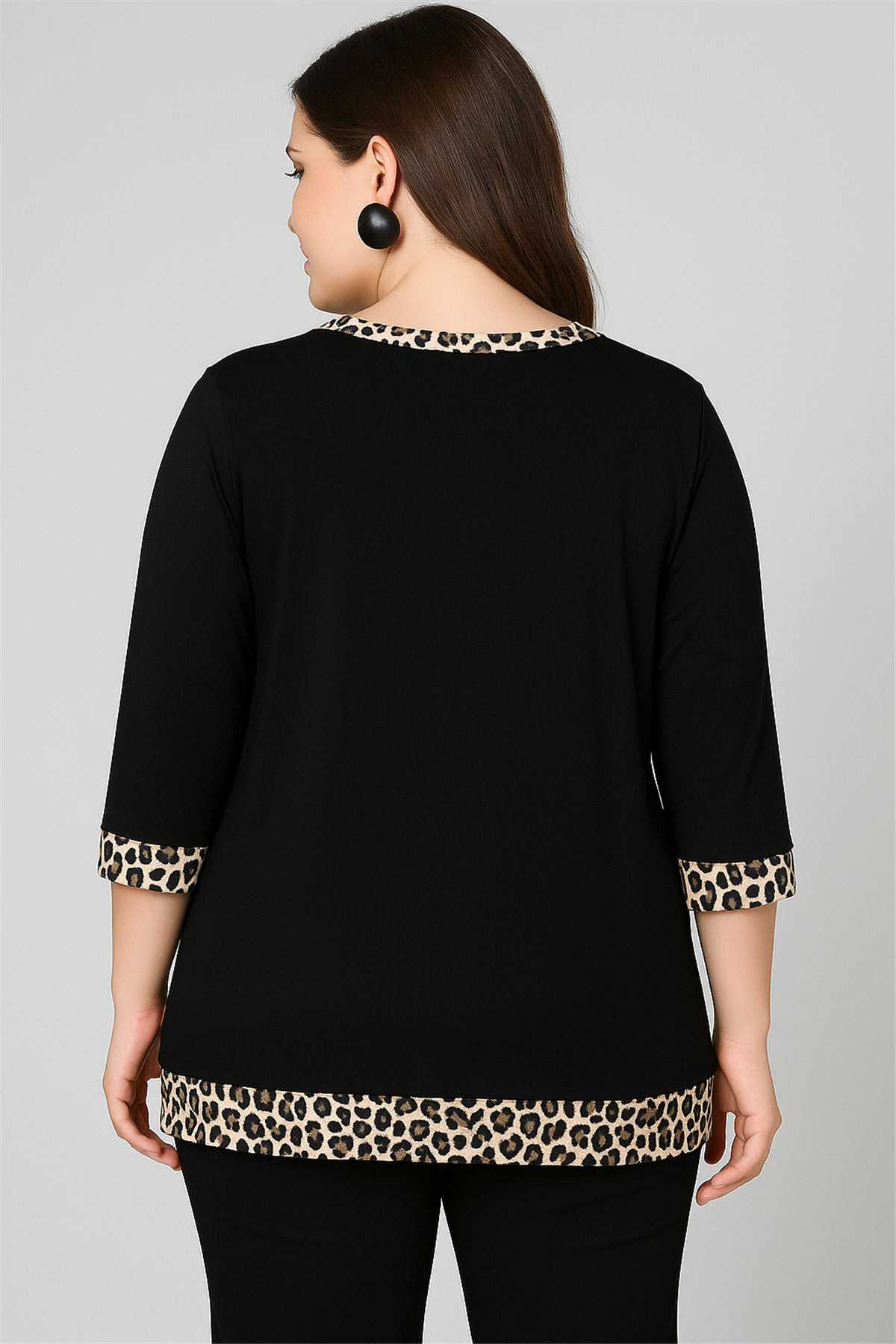 Büyük Beden V Yaka Kolucu Etek Leopar Garnili Uzun Kol Bluz SiyahCurvy TrendBüyük Beden V Yaka Kolucu Etek Leopar Garnili Uzun Kol Bluz Siyah
