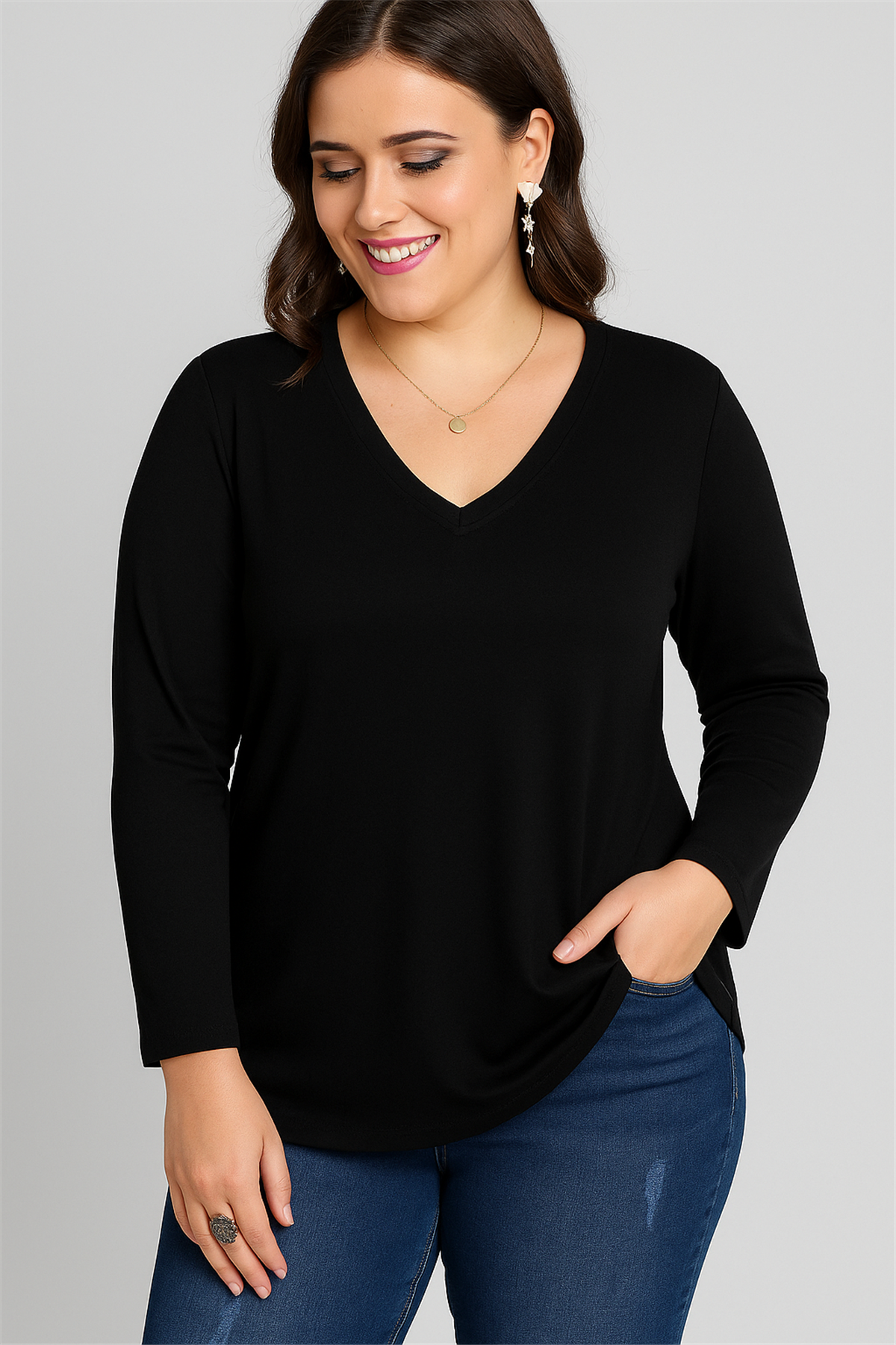 Büyük Beden V Yaka Uzun Kol Geniş Etekli Bluz SiyahCurvy TrendBüyük Beden V Yaka Uzun Kol Geniş Etekli Bluz Siyah