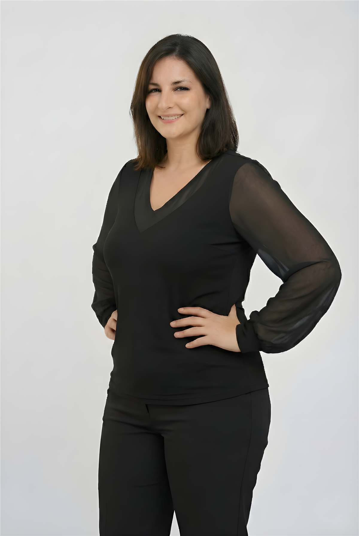 Büyük Beden V Yaka ve Uzun Tül Kol Bluz SiyahCurvy TrendBüyük Beden V Yaka ve Uzun Tül Kol Bluz Siyah