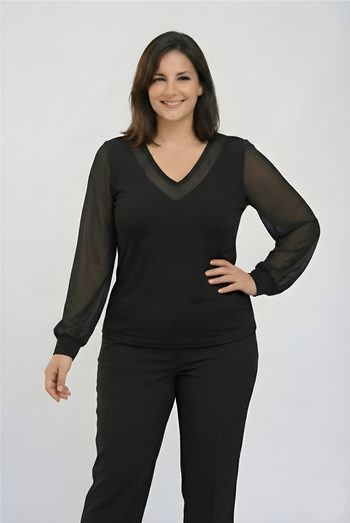 Büyük Beden V Yaka ve Uzun Tül Kol Bluz SiyahCurvy TrendBüyük Beden V Yaka ve Uzun Tül Kol Bluz Siyah