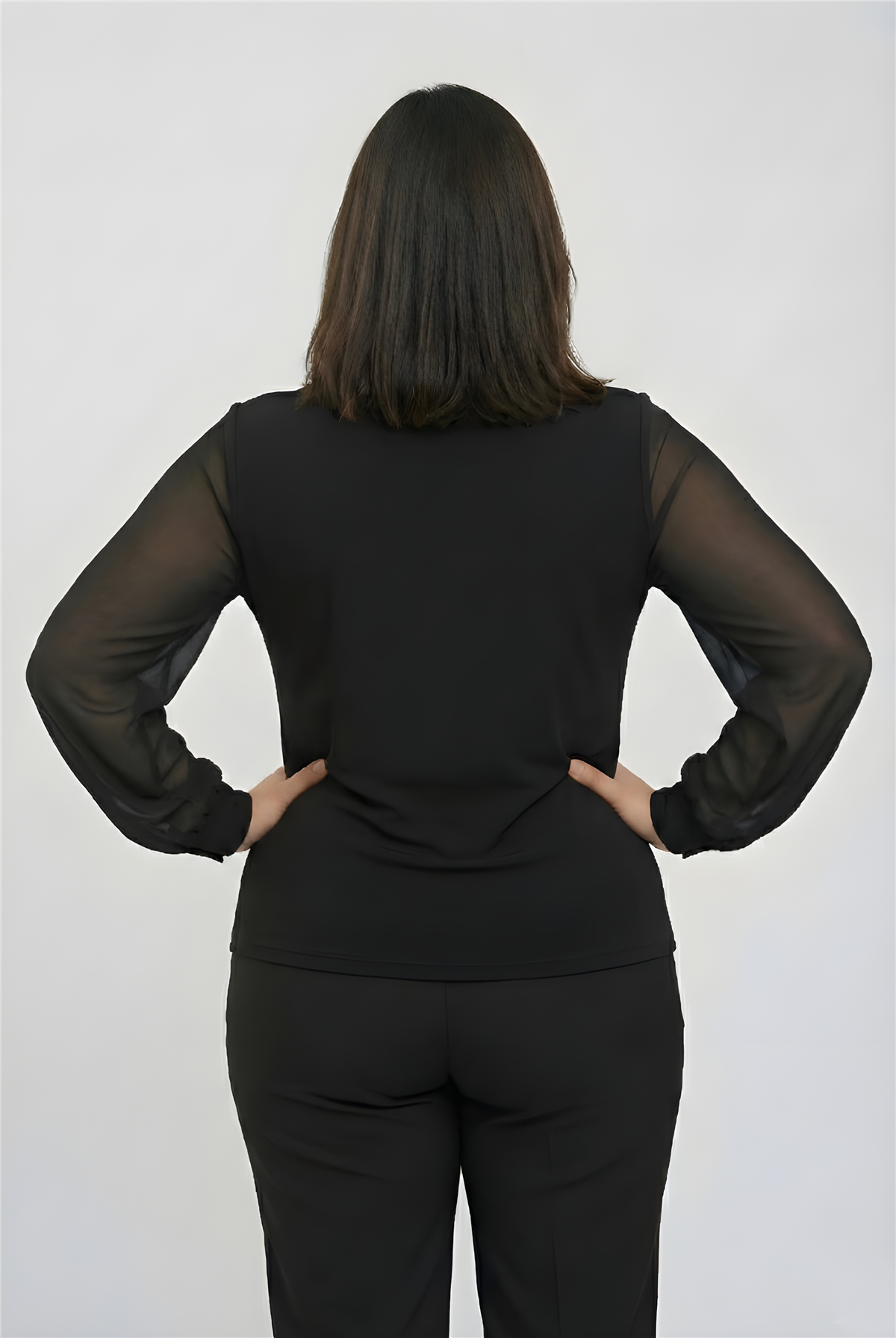 Büyük Beden V Yaka ve Uzun Tül Kol Bluz SiyahCurvy TrendBüyük Beden V Yaka ve Uzun Tül Kol Bluz Siyah