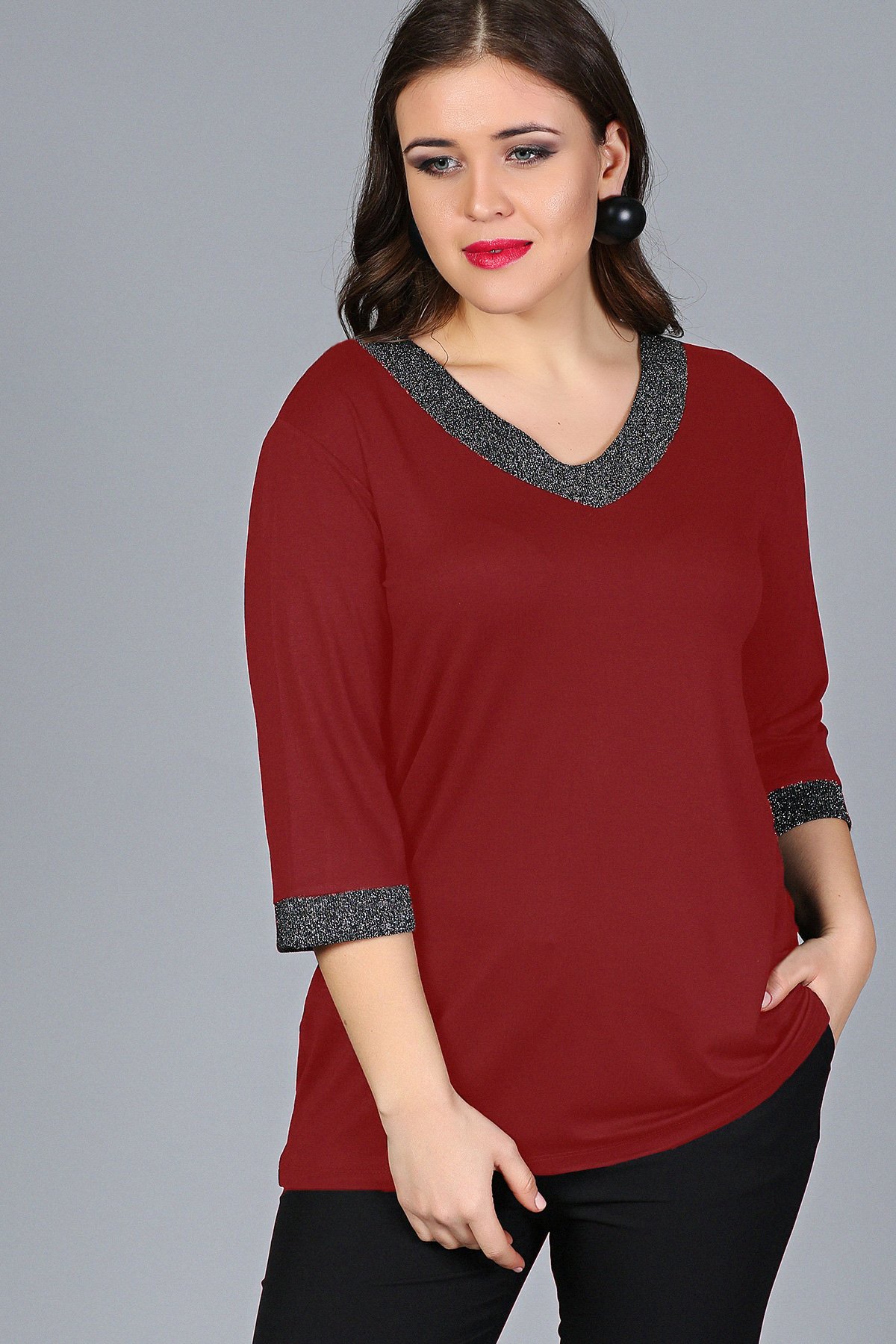 Büyük Beden Yaka Kolucu Sim Bluz BordoCurvy TrendBüyük Beden Yaka Kolucu Sim Bluz Bordo