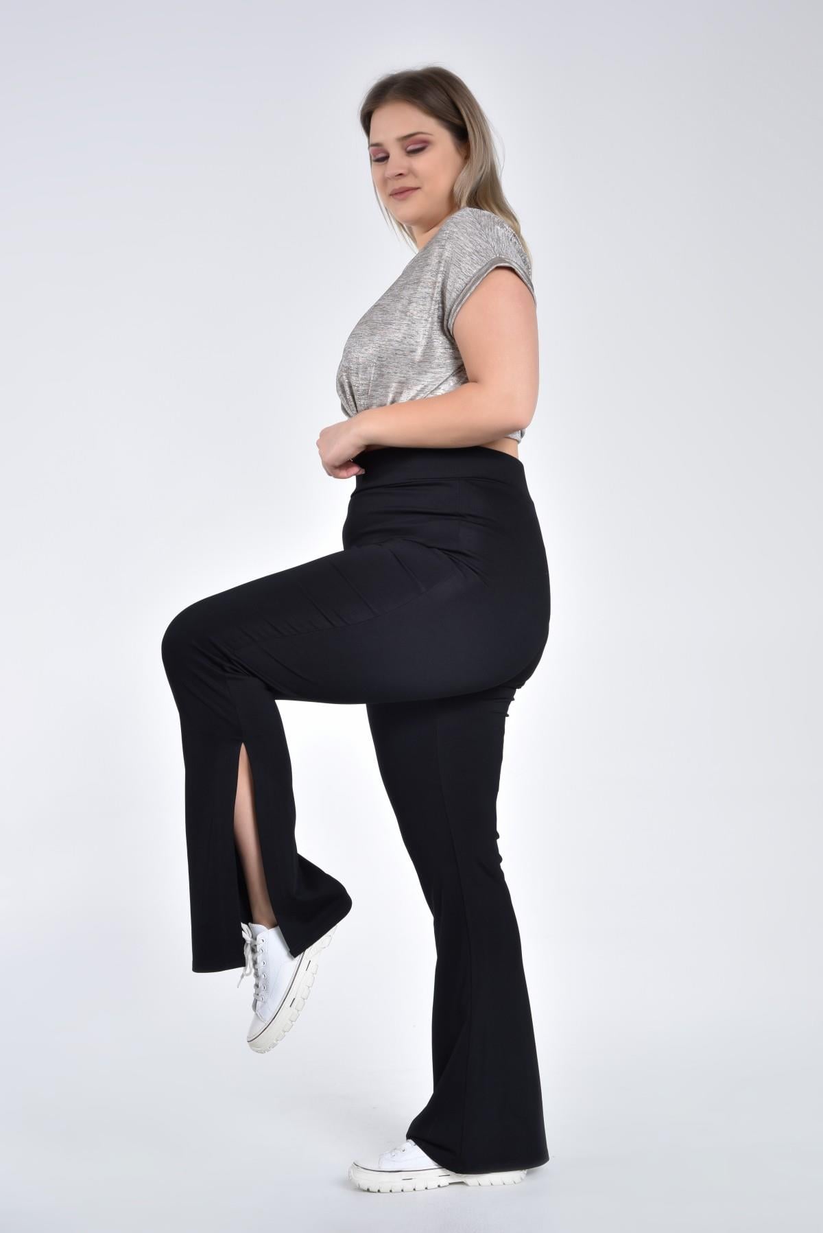 Büyük Beden Yüksek Bel Yırtmaçlı İspanyol Paça Tayt PantolonCurvy TrendBüyük Beden Yüksek Bel Yırtmaçlı İspanyol Paça Tayt Pantolon Siyah