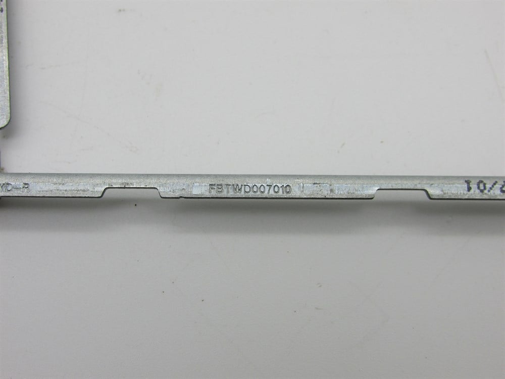 GRUNDİG GNB 1598 B1 İ7 Notebook Menteşe
