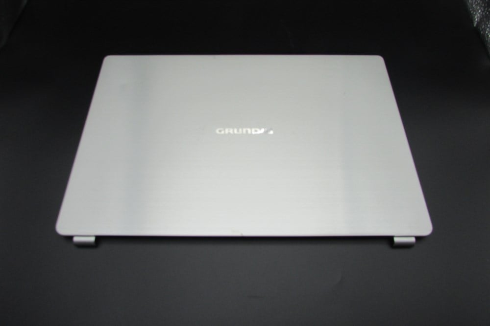 GRUNDİG UBS İ5 V2 Notebook Lcd Arka Kapak