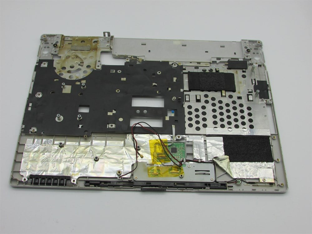 LG E500 Notebook Ust Kasa