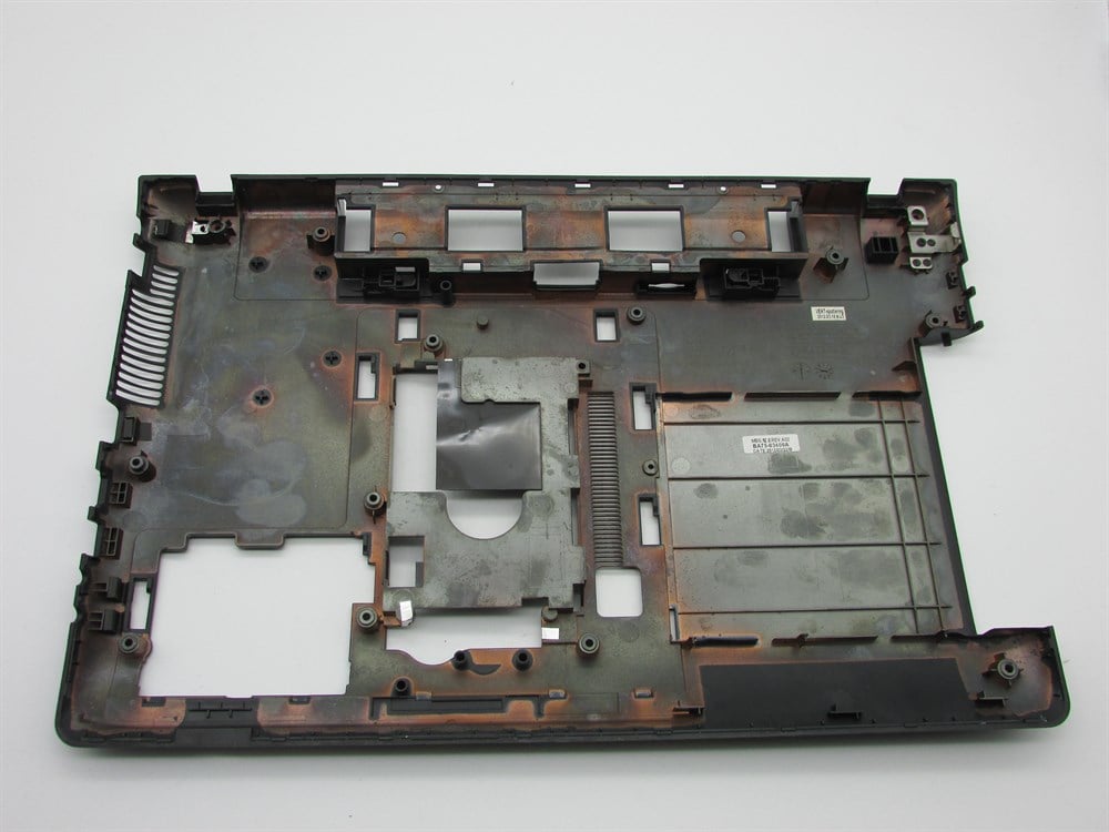 SAMSUNG  NP305 E5A Notebook Alt Kasa