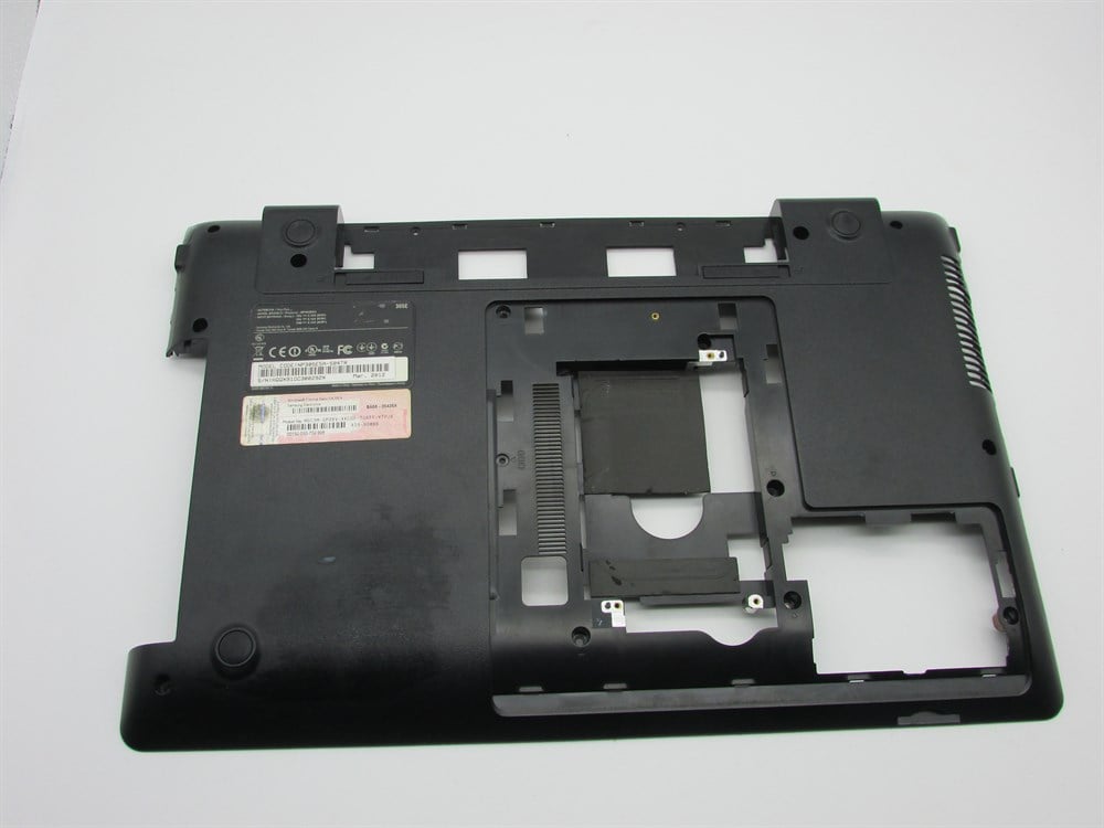 SAMSUNG  NP305 E5A Notebook Alt Kasa