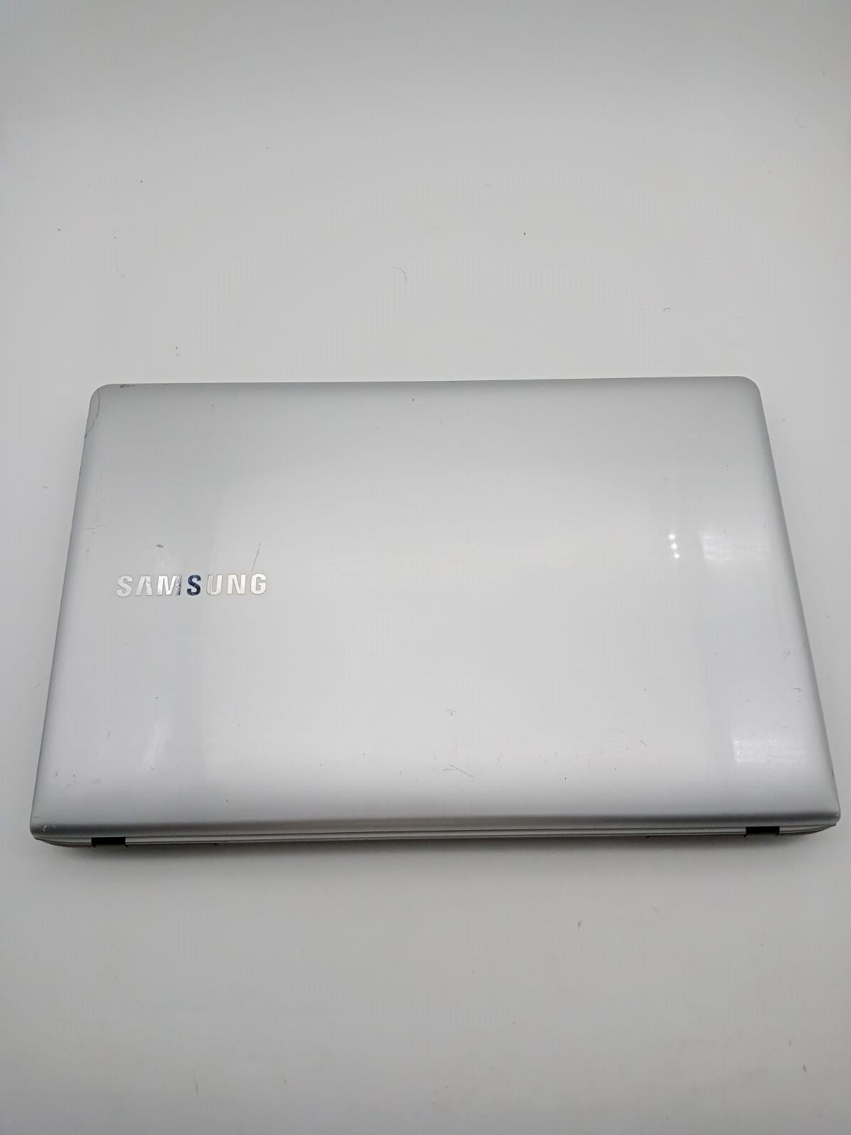 SAMSUNG 300E5V İKİNCİ EL NOTEBOOK