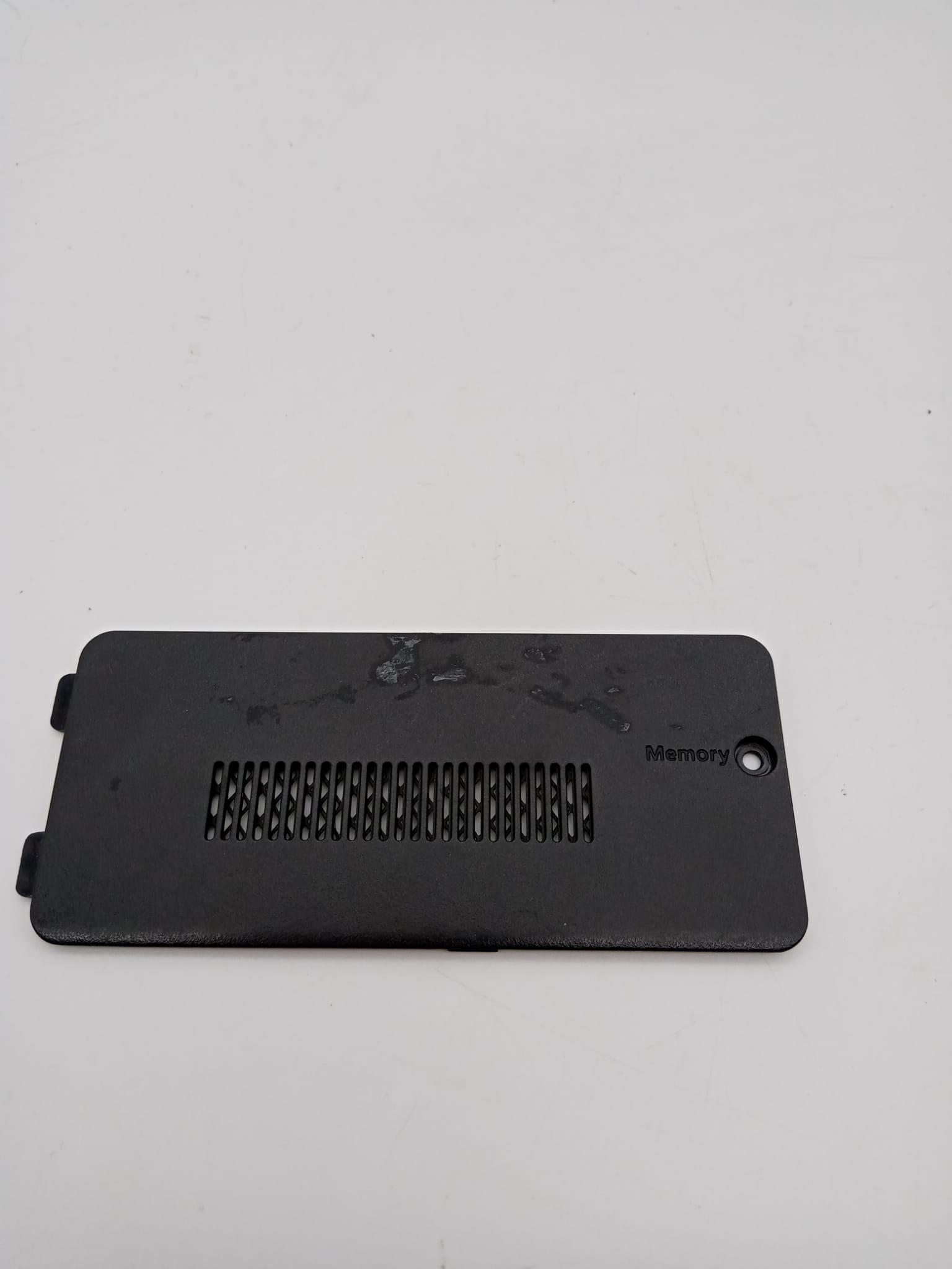 SAMSUNG NP-NC110 Minibook Memory Kart Alt Kapak