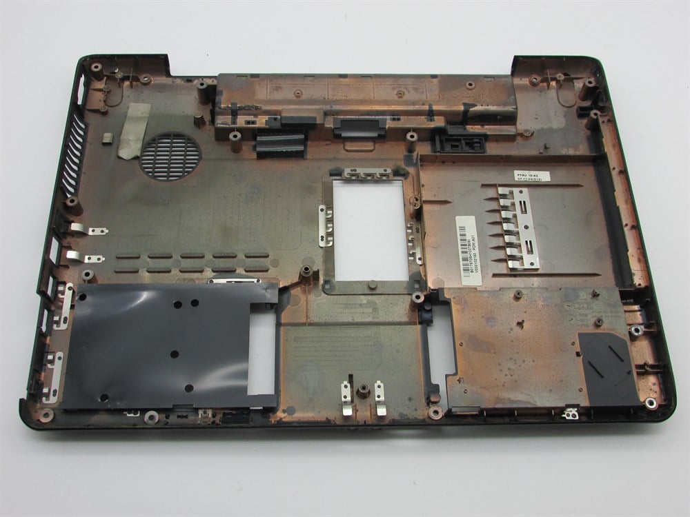 TOSHİBA EQUIUM A200- 1V0 MODEL NO PSAF5E-002006N5 Notebook Alt Kasa