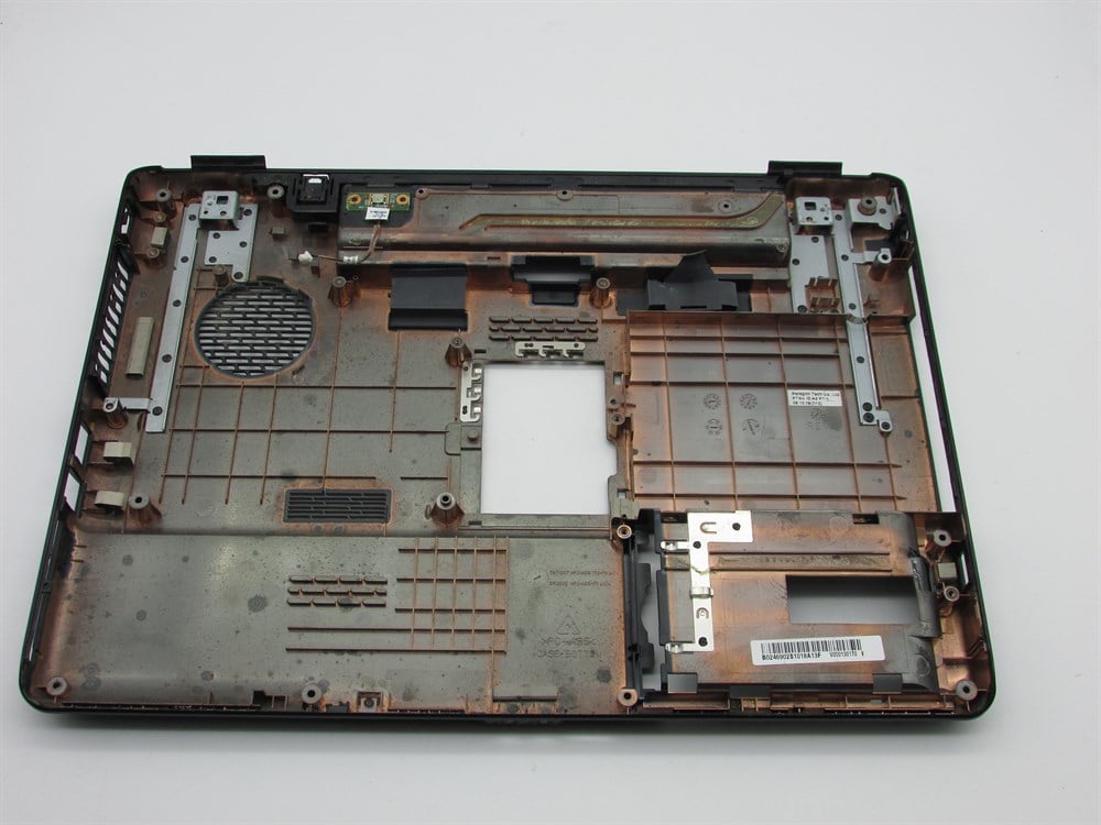 TOSHİBA L300 Notebook Alt Kasa