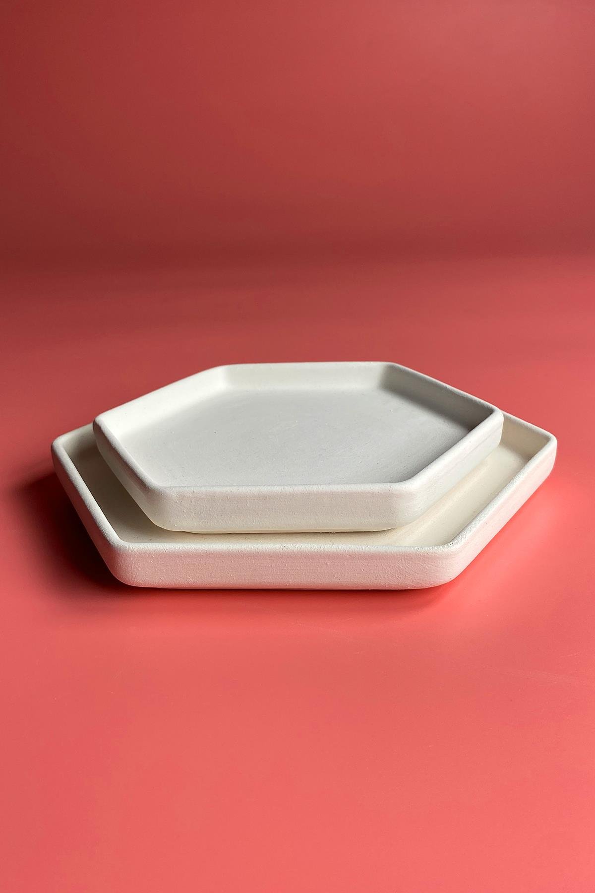 Шестиугольная тарелка керамическая Bisque