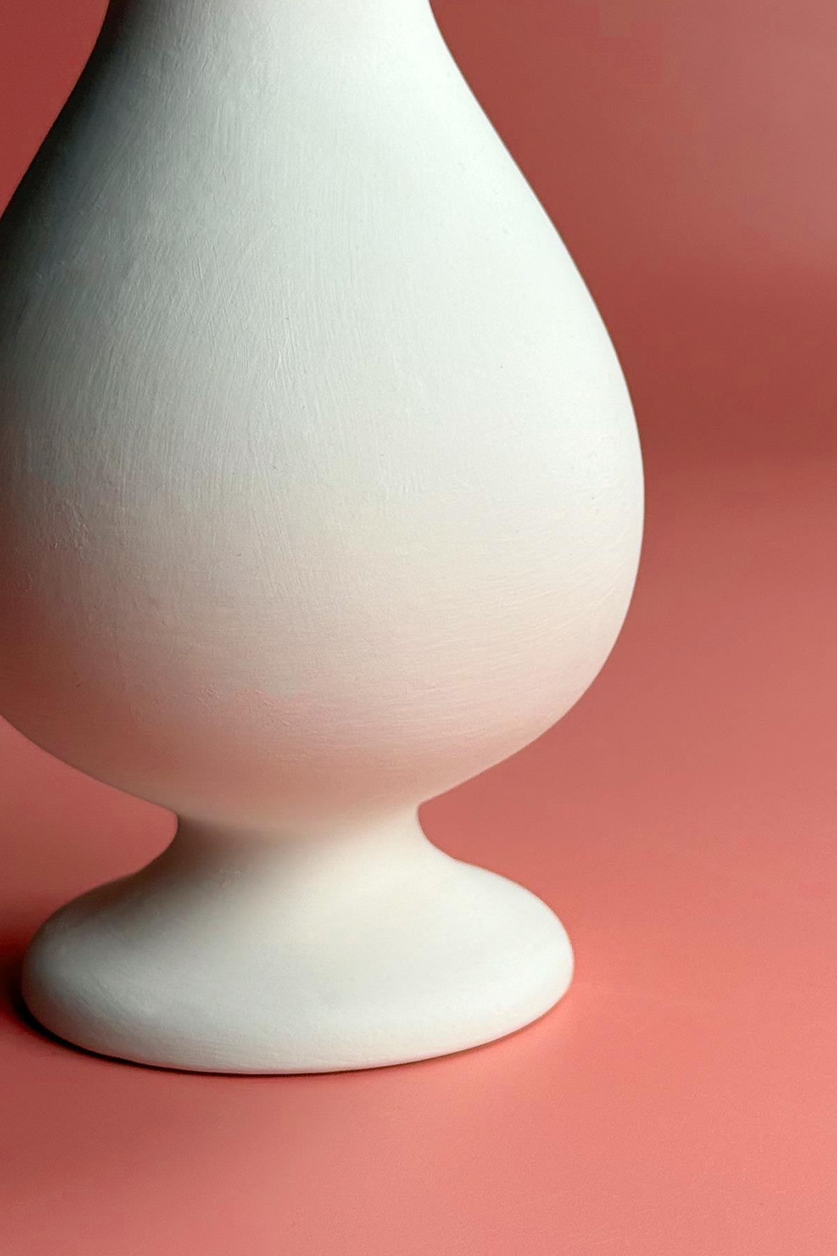 Standing Lettuce Vase - Bisque