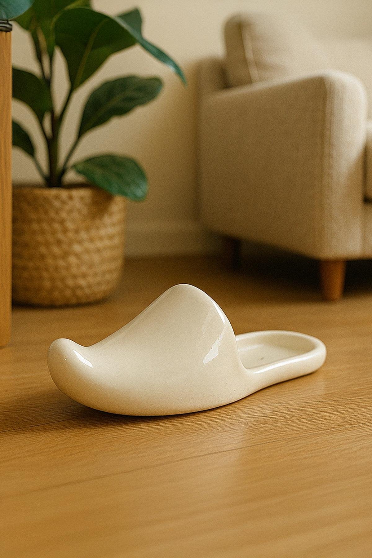 Slipper Ceramic Bisque