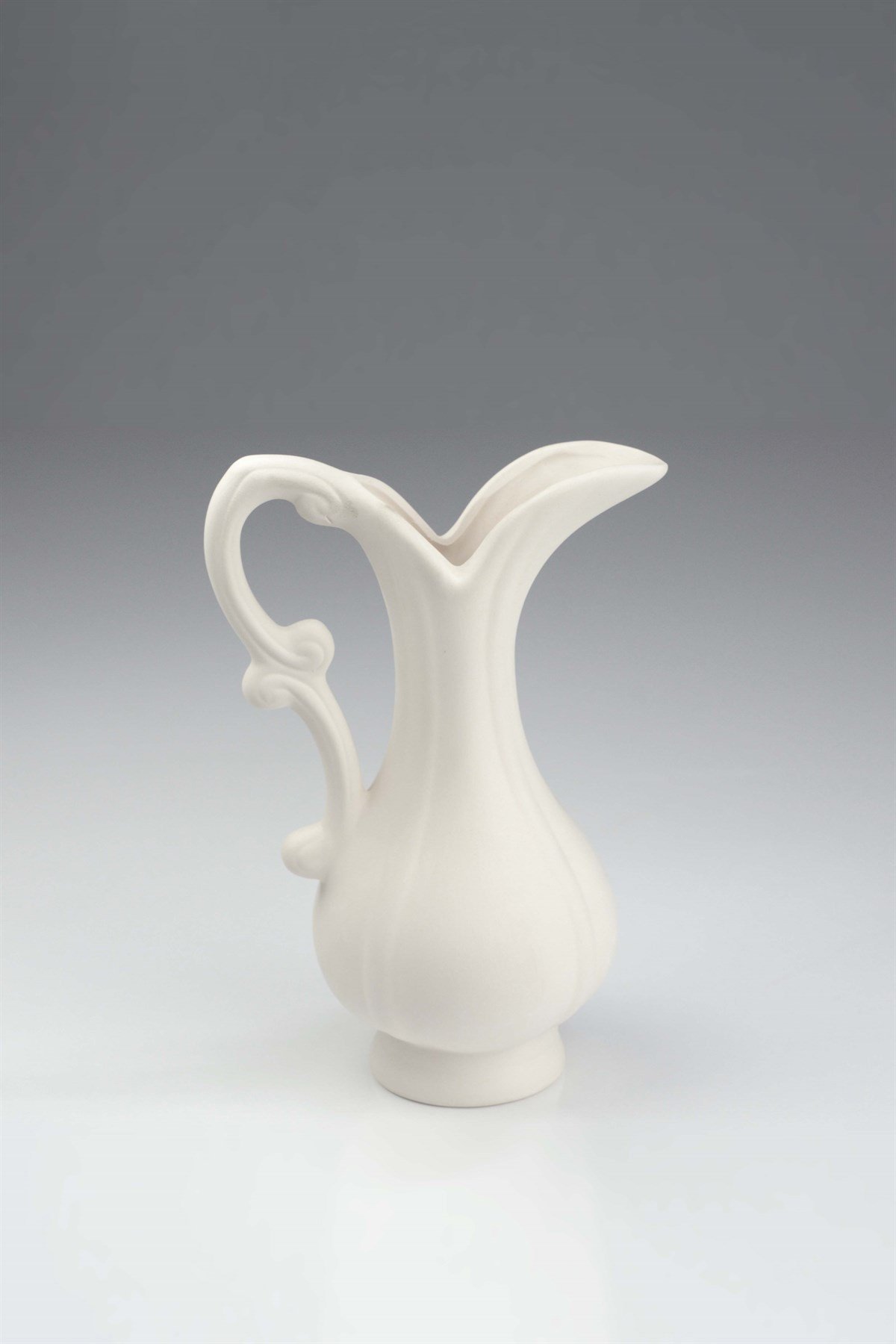 ITALIAN VASE | TILE BISQUE