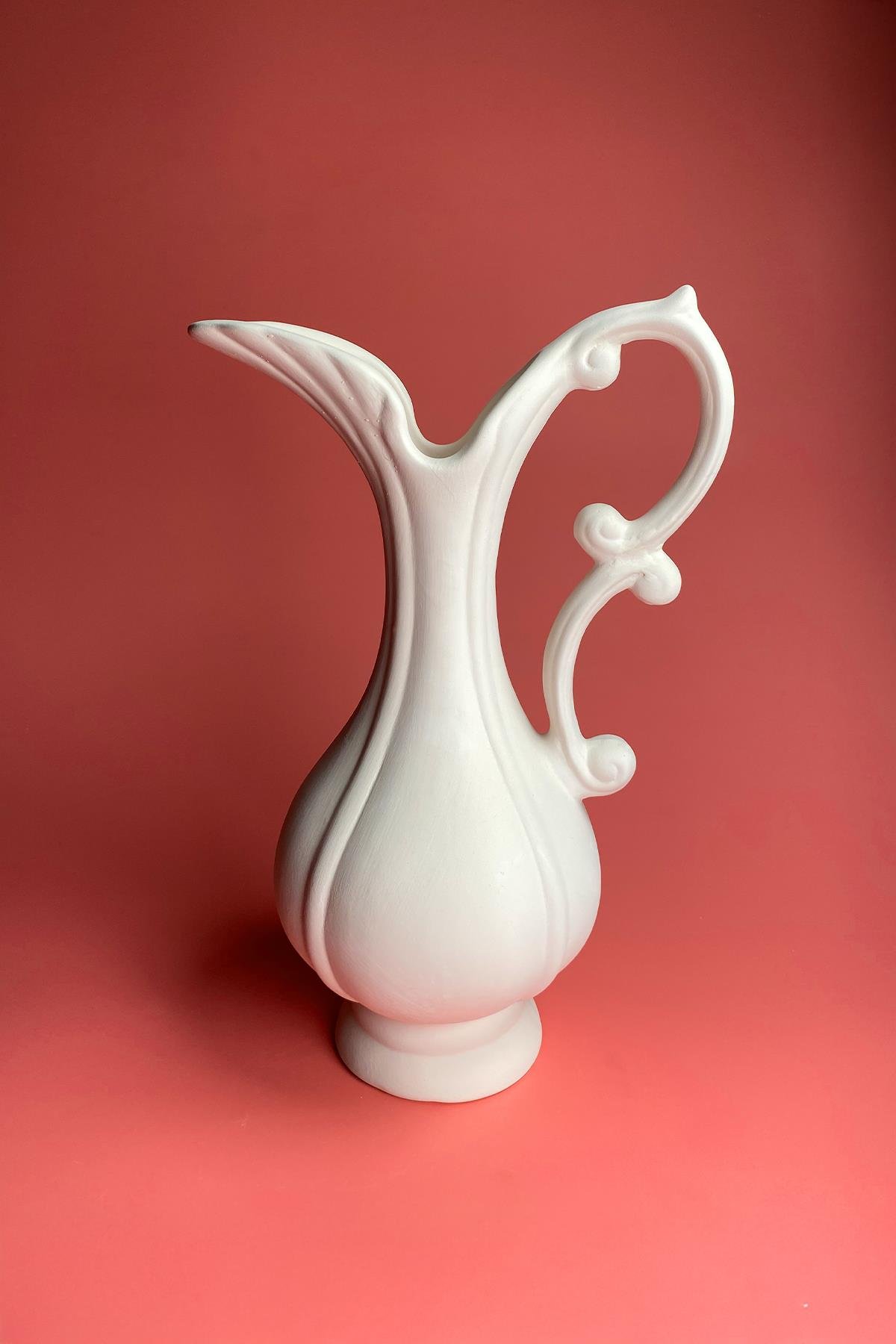 İtalian Vase Tile Bisque