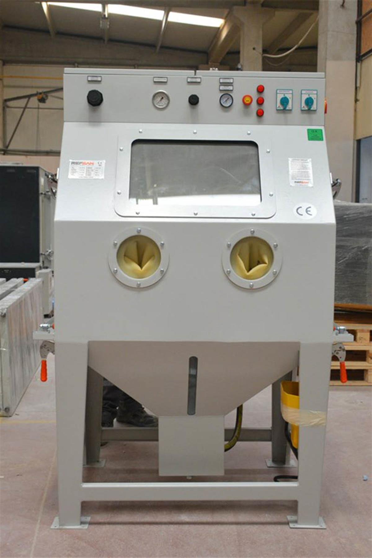 REFSAN SANDING CABINET