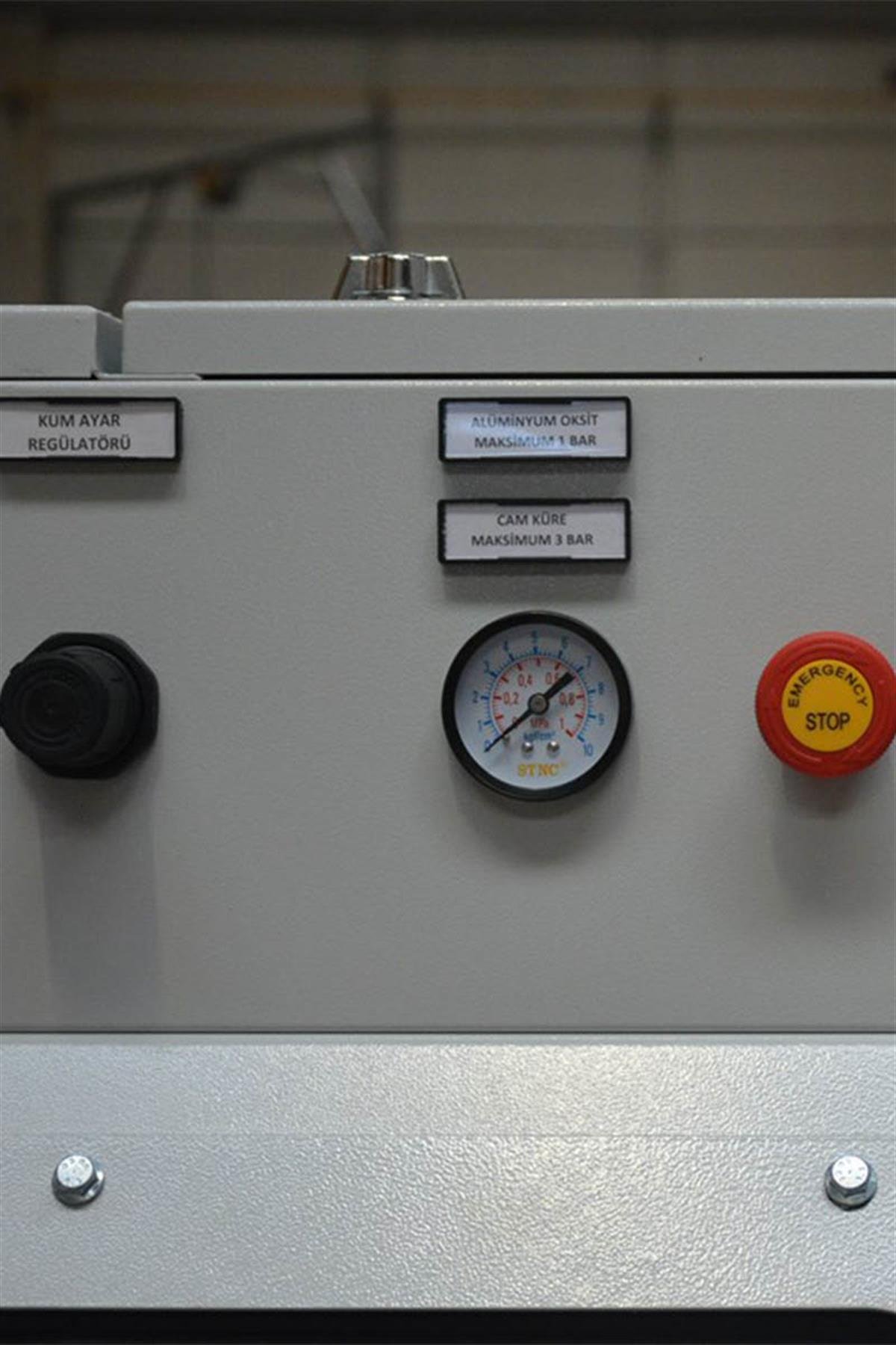 REFSAN SANDING CABINET