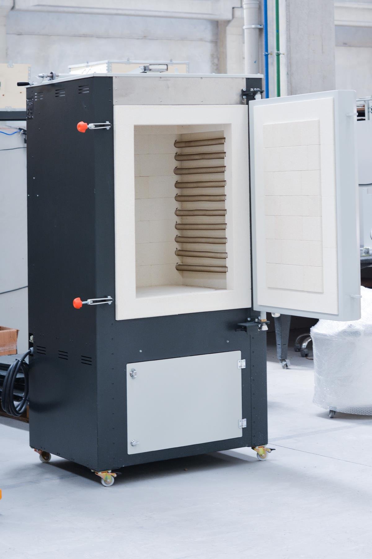 RS200D CHAMBER KILN WITH CABINET