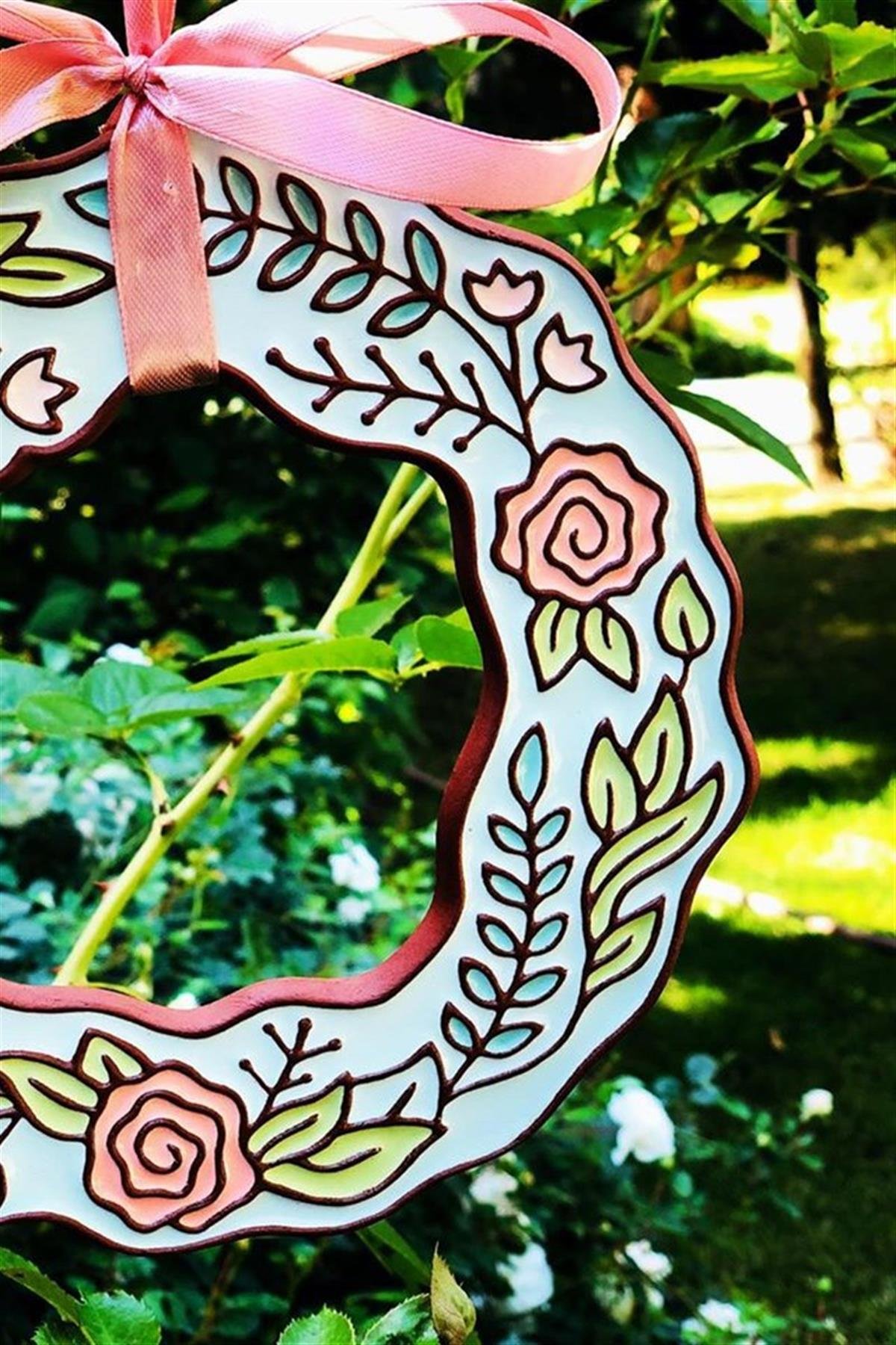 Round Decorated Frame Ceramic Bisque