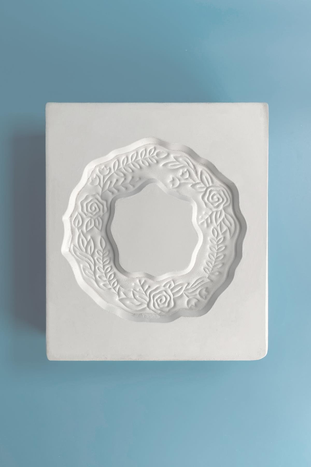 Plaster Mold Round Decorated Frame
