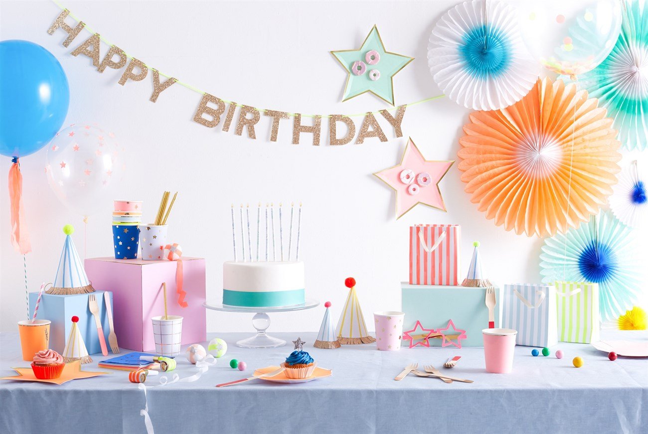 Gold Happy Birthday Duvar Süsü Asılan Süsler