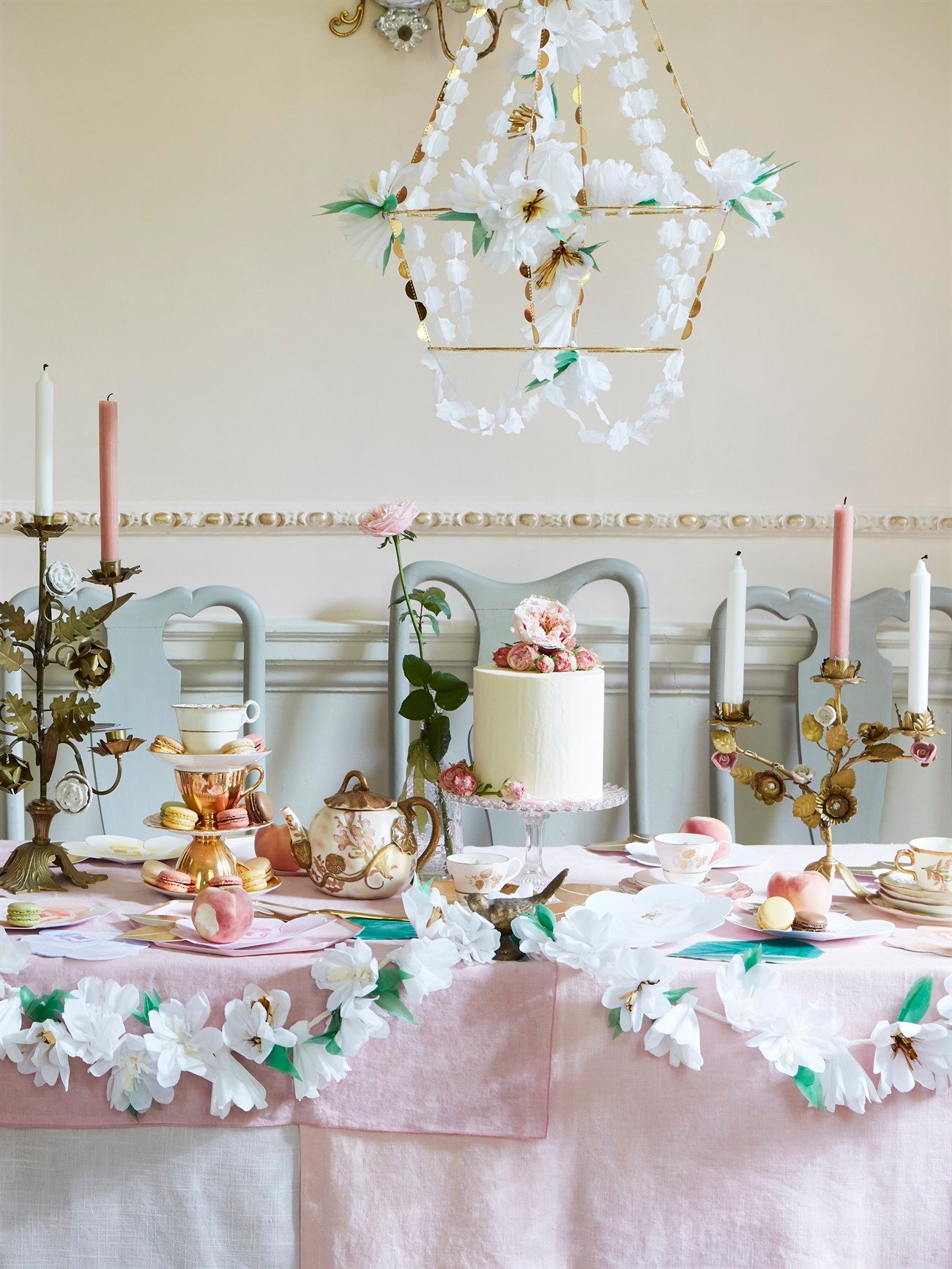 Beyaz Çiçekli Süs Avize Bekarlığa Veda