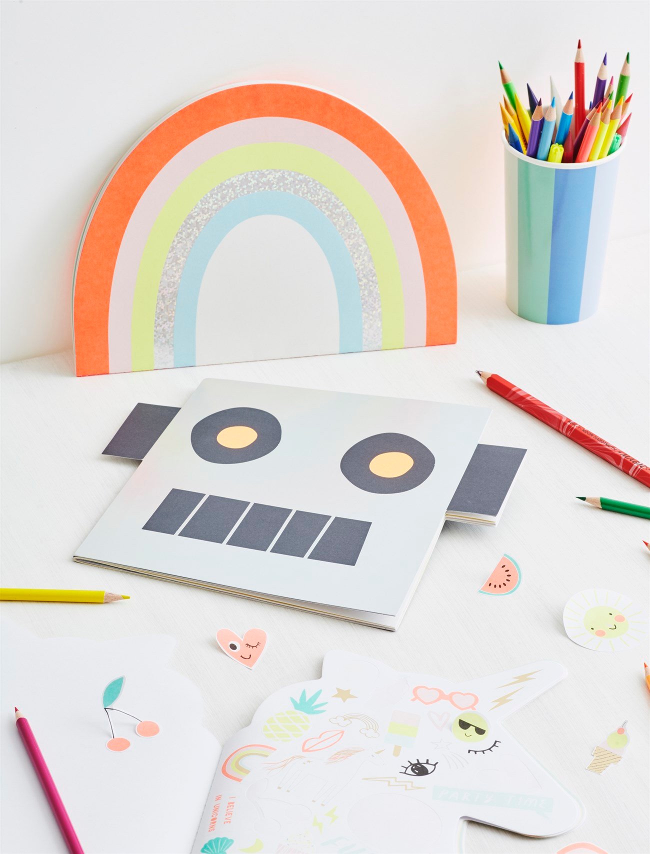 Gökkuşağı Çıkartma & Eskiz Defteri ÇIKARTMALAR