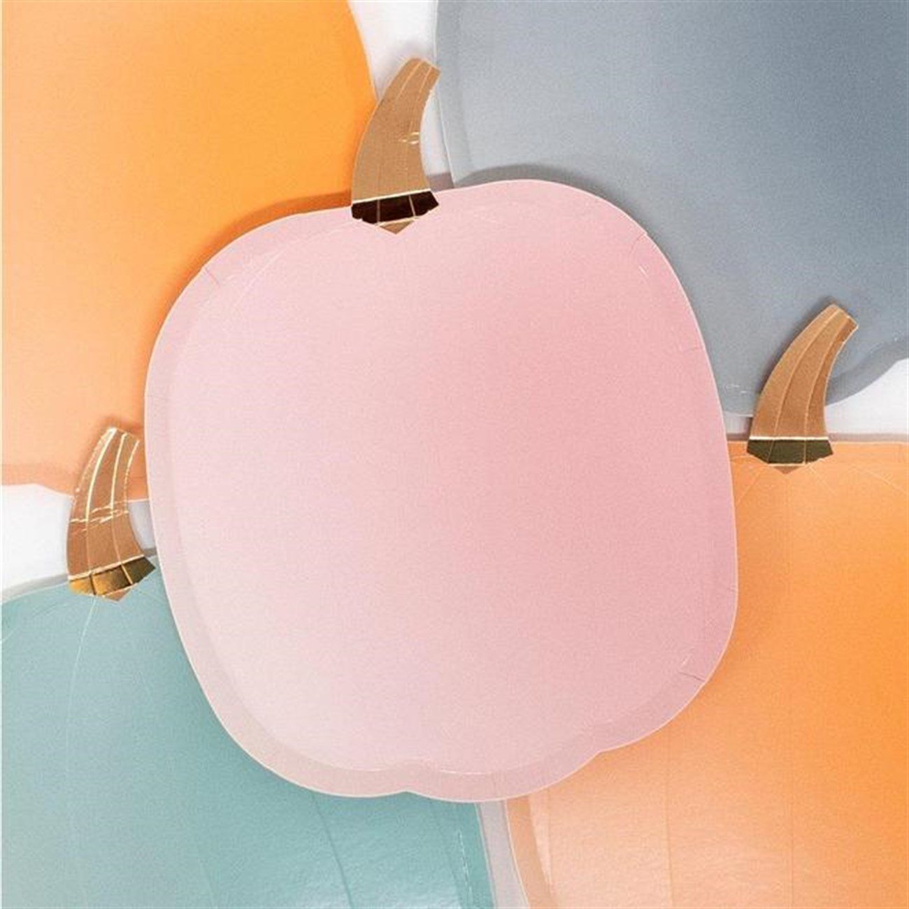 Pastel Balkabak Tabaklar Gizden Gelenler