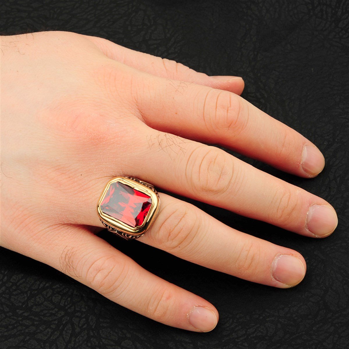 Değişebilir Yan Sembollü Dikdörtgen Kırmızı Garnet Zirkon Taşlı 925 Ayar Gümüş Erkek Yüzük