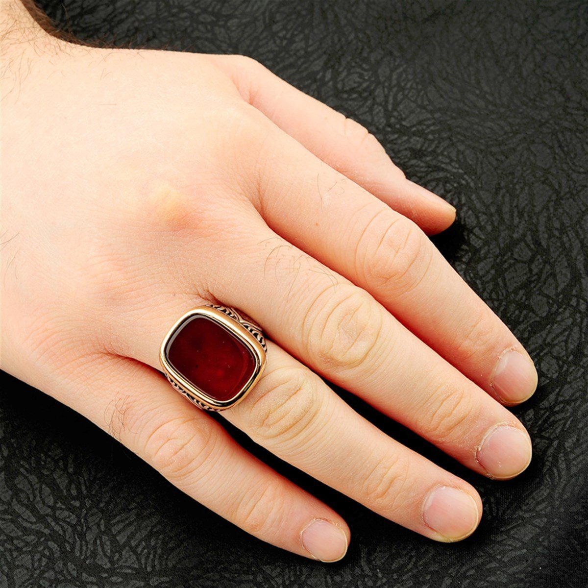 Değişebilir Yan Sembollü Dikdörtgen TV Kasalı Yeşil Akik Taşlı 925 Ayar Gümüş Erkek Yüzük