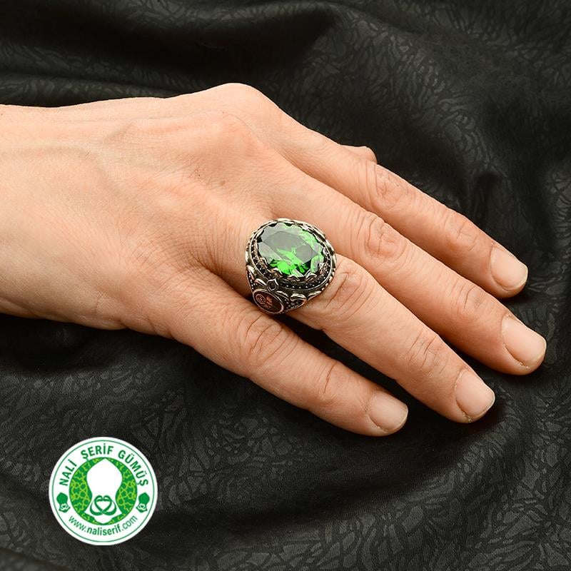 Değişebilir Yan Sembollü Oval Kasalı Zümrüt Yeşili Taşlı Gümüş Erkek Yüzük