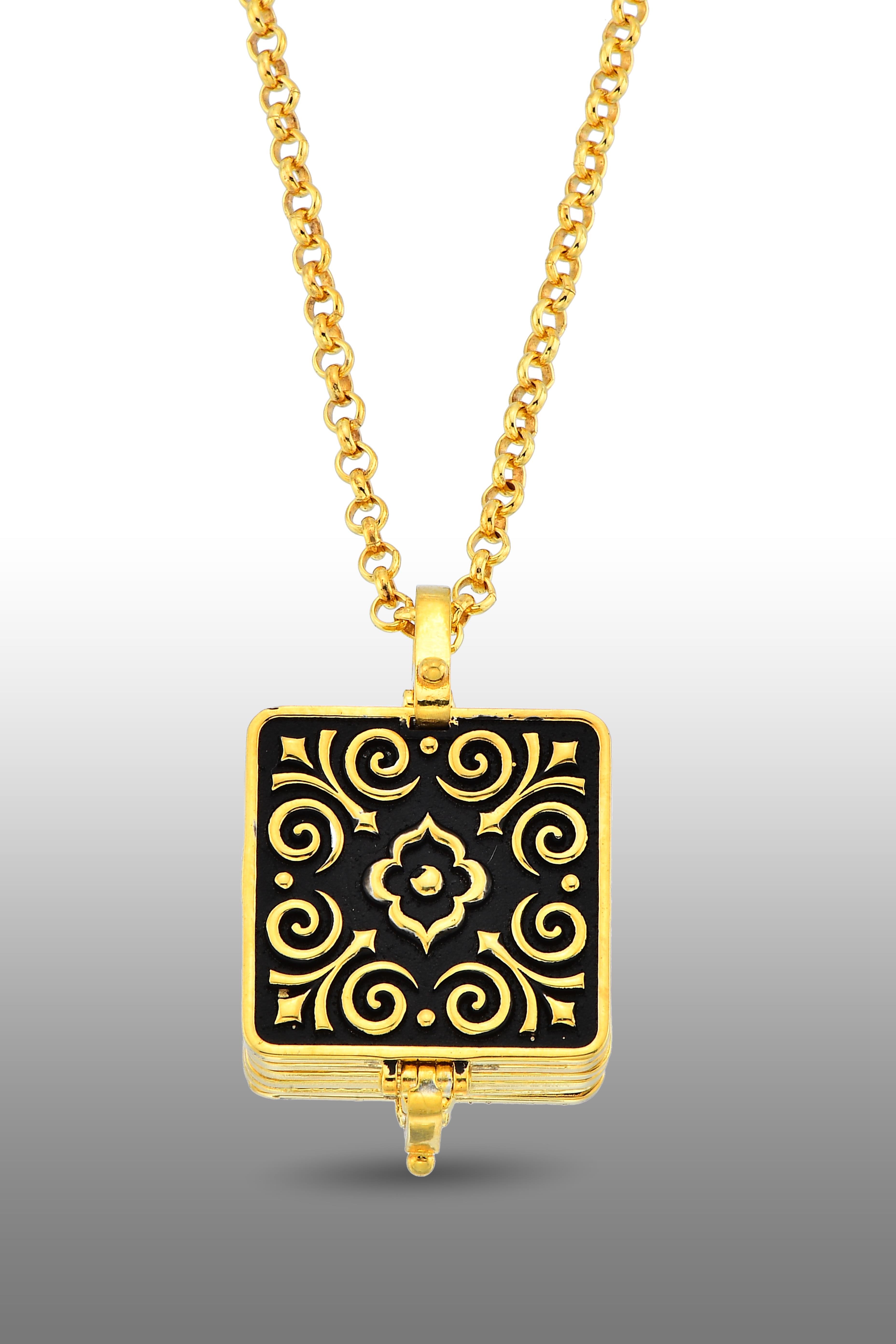 Gümüş Altın Kaplamalı Kabartma Desen İşlemeli Bayan 7 Ayetler Kolyesi