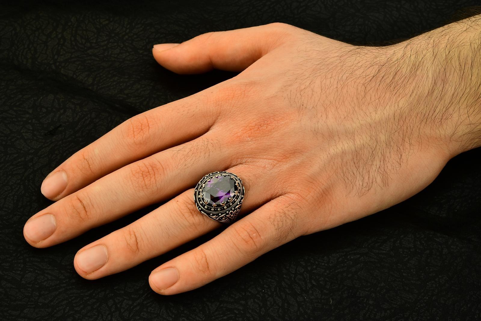 Kabartma Desen İşlemeli Kristal Kesim Ametist Taşlı Oval Kasa 925 Ayar Erkek Gümüş Yüzük