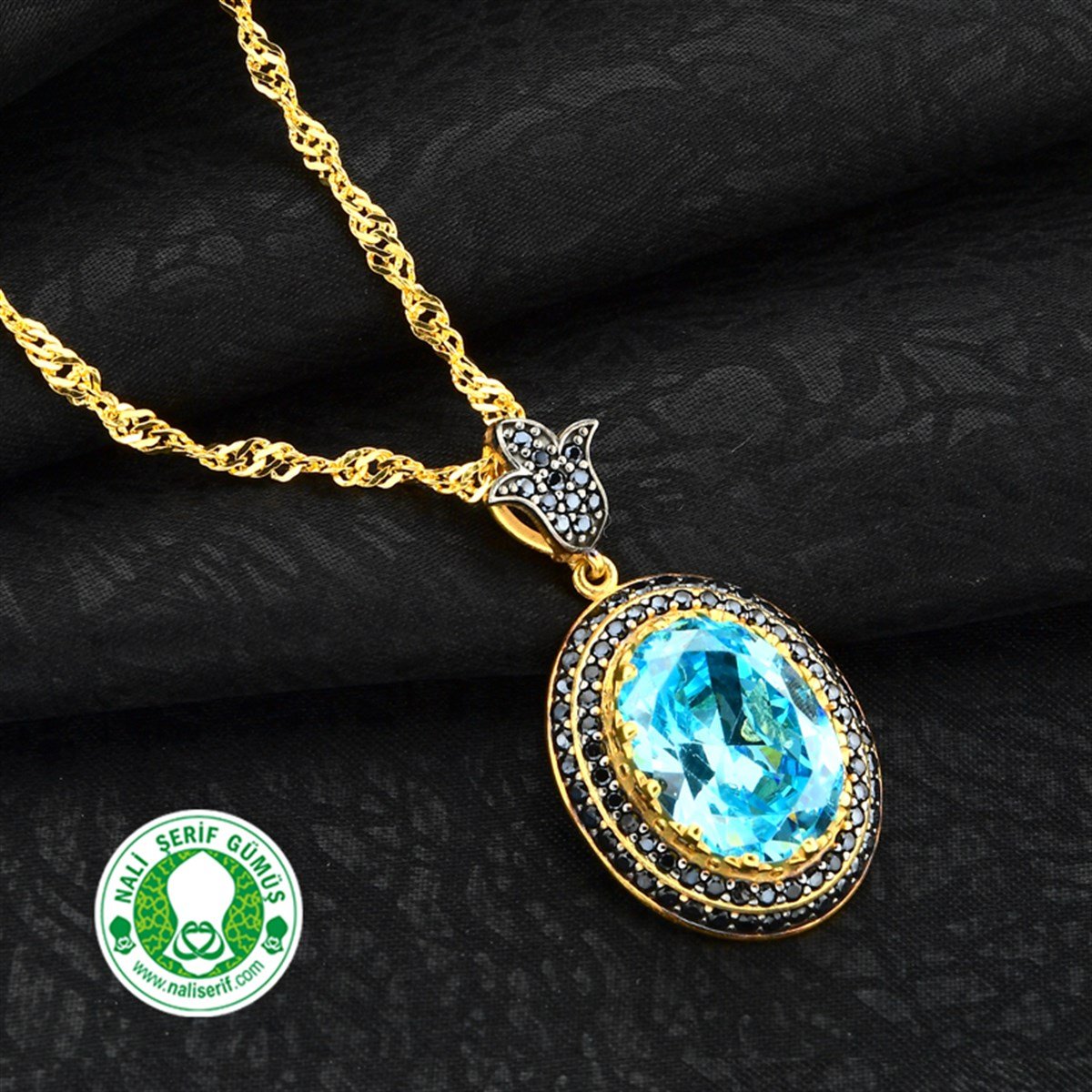 Lale Zincir Sallantılı Onixs Siyah Kenar Taşlı 12.16 Akuamarin Oval Taşlı Gümüş Altın Kaplamalı Bayan Kolye