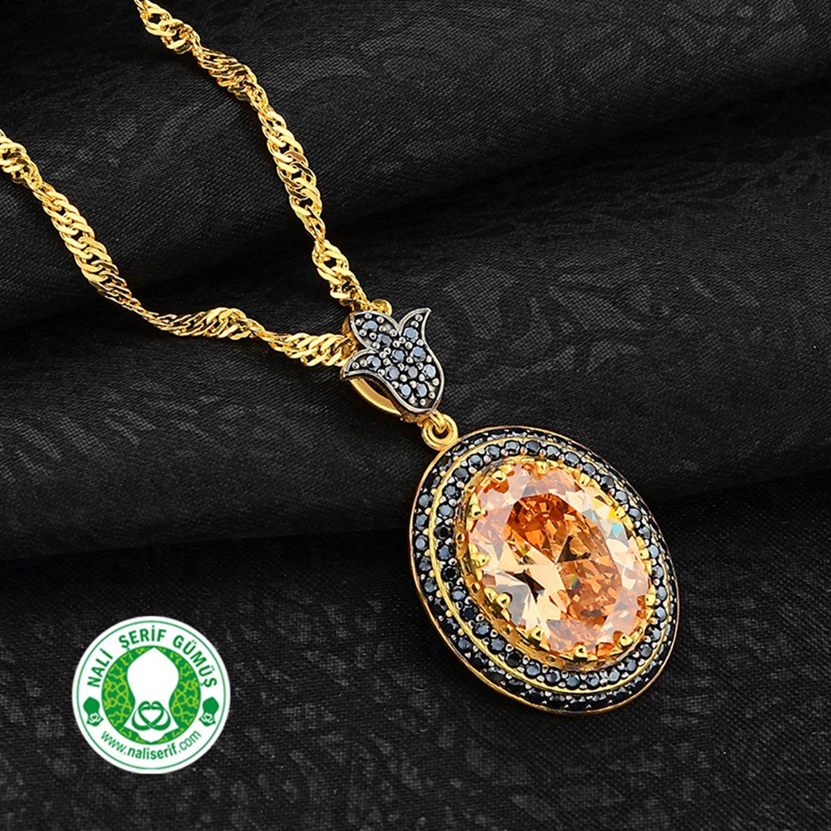 Lale Zincir Sallantılı Onixs Siyah Kenar Taşlı 12.16 Strin Oval Taşlı Gümüş Altın Kaplamalı Bayan Kolye