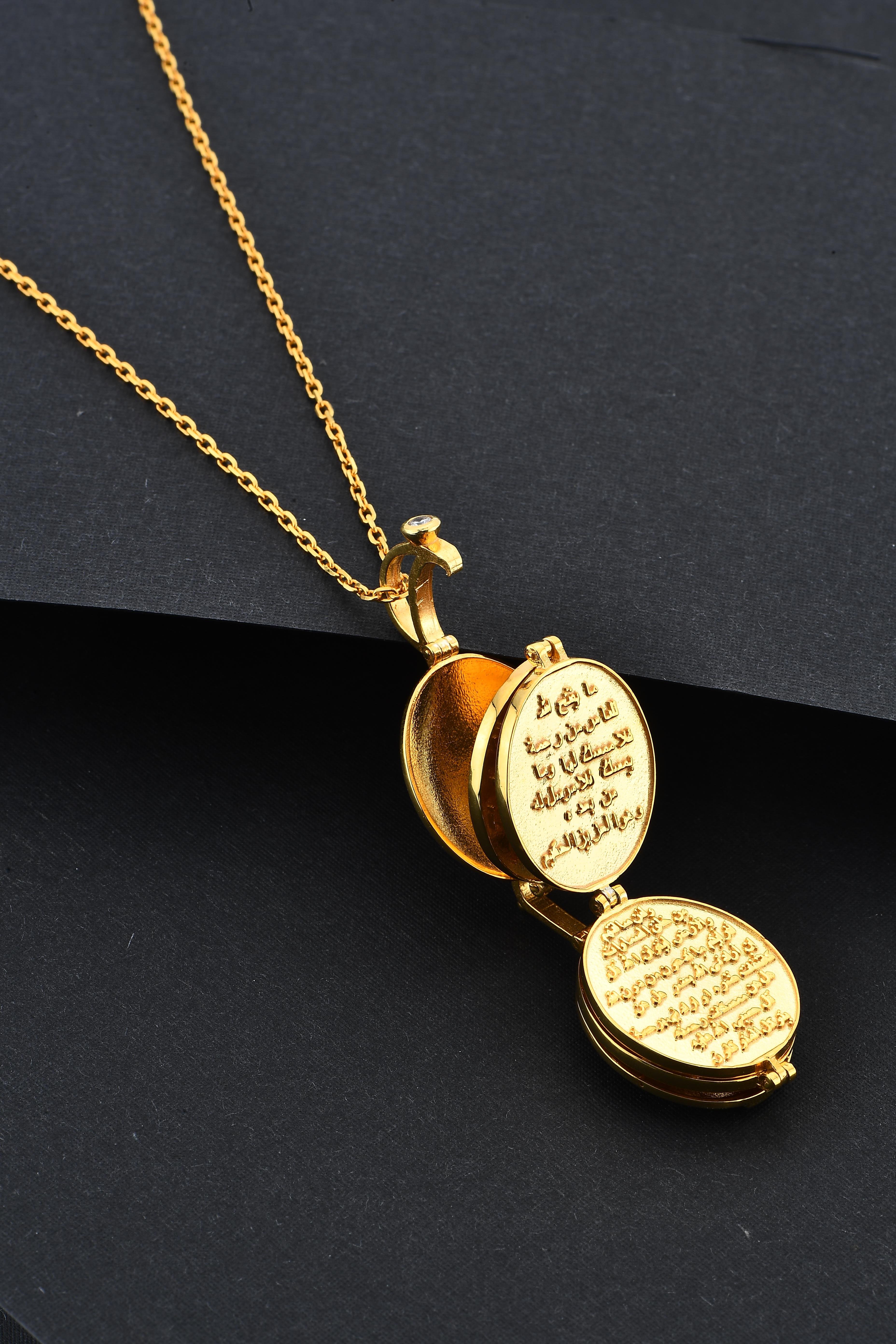 Motifli Lale İşlemeli İçinde Hz. Ali'nin (ra) İşaret Ettiği 7 Ayet Bulunan 925 Ayar Gümüş Bayan Kolyesi