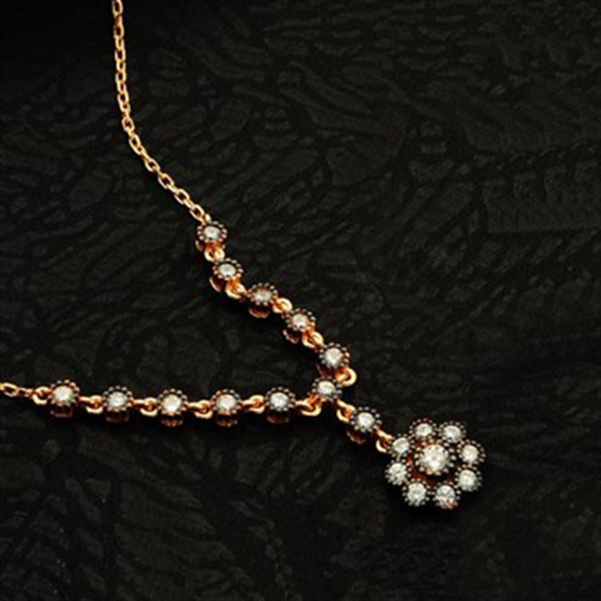 Osmanlı Motifli Elmas Görünüşlü Roz Kaplamalı Gümüş Bayan Kolye