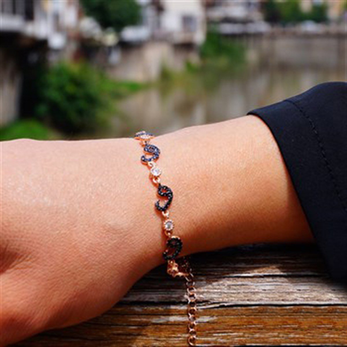 Vav Zirkon Taşlı Roz Kaplamalı 925 Ayar Gümüş Bayan Bileklik