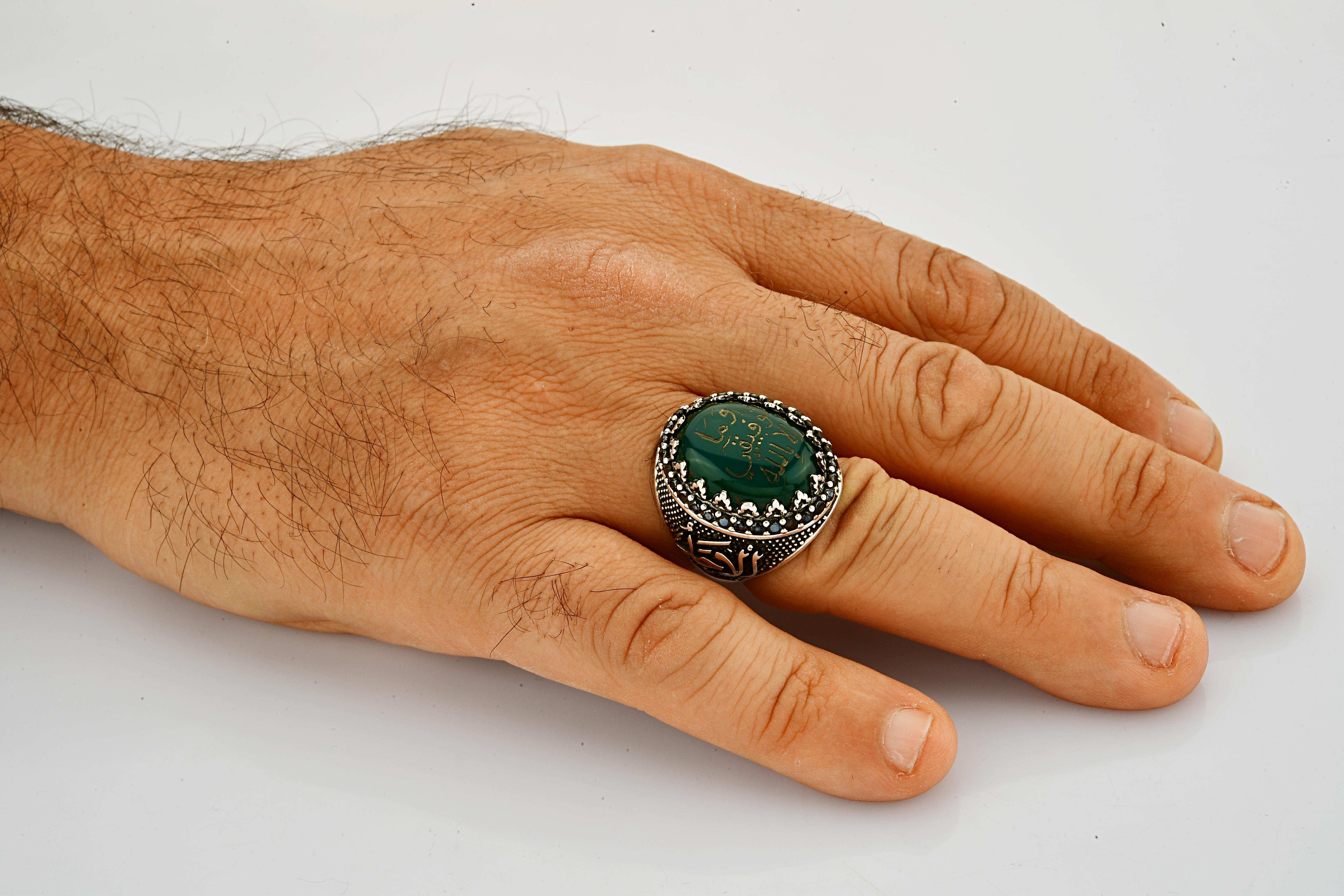 Yeşil Akik Taşı Üzerine Arapça (Ve Mâ Tevfîkî İllâ Billâh Aleyhi Tevekkeltu) Yazılı Erkek Gümüş Yüzük